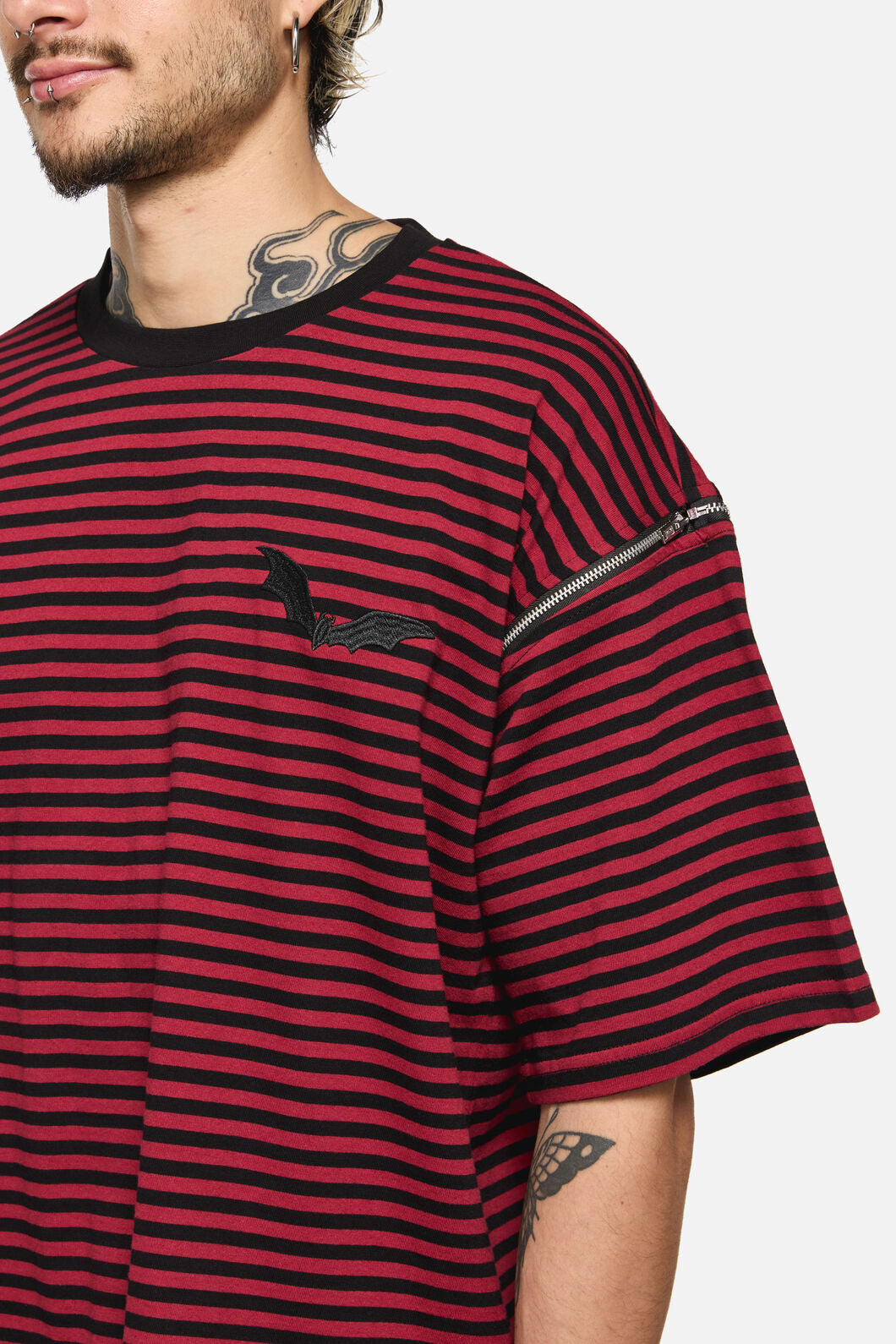 Black Friday - Batz Zip Sleeve Goth Tee - black-red
