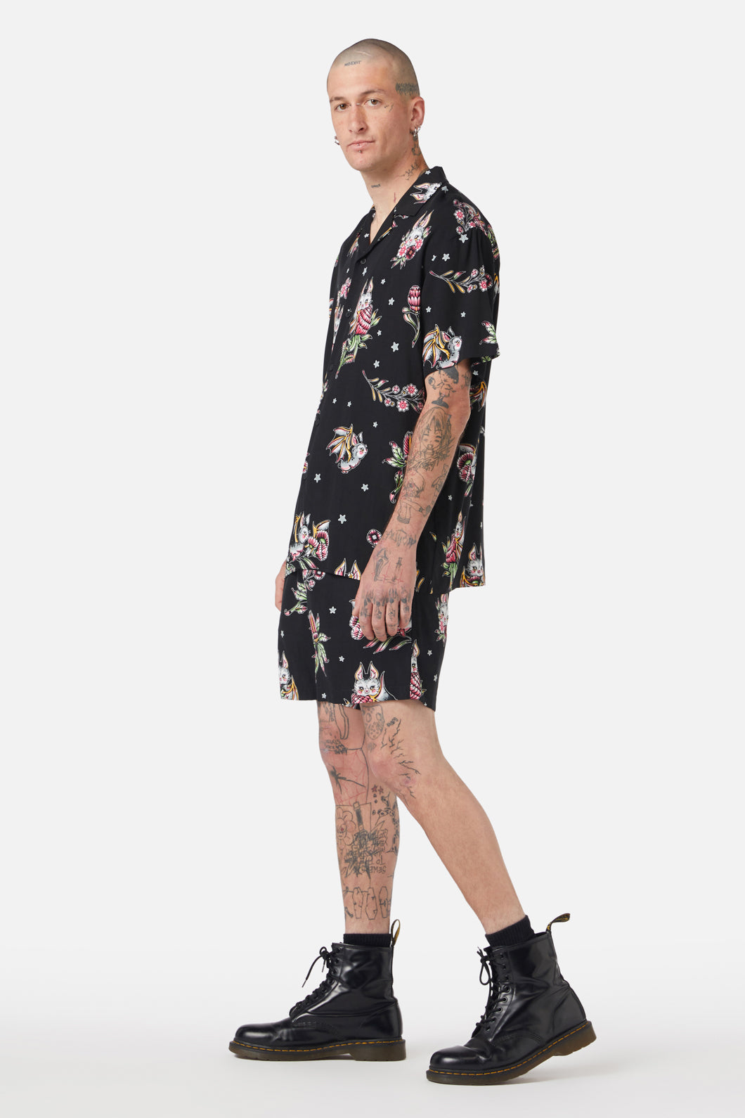Black Friday - Fruity Bats SS Shirt - black