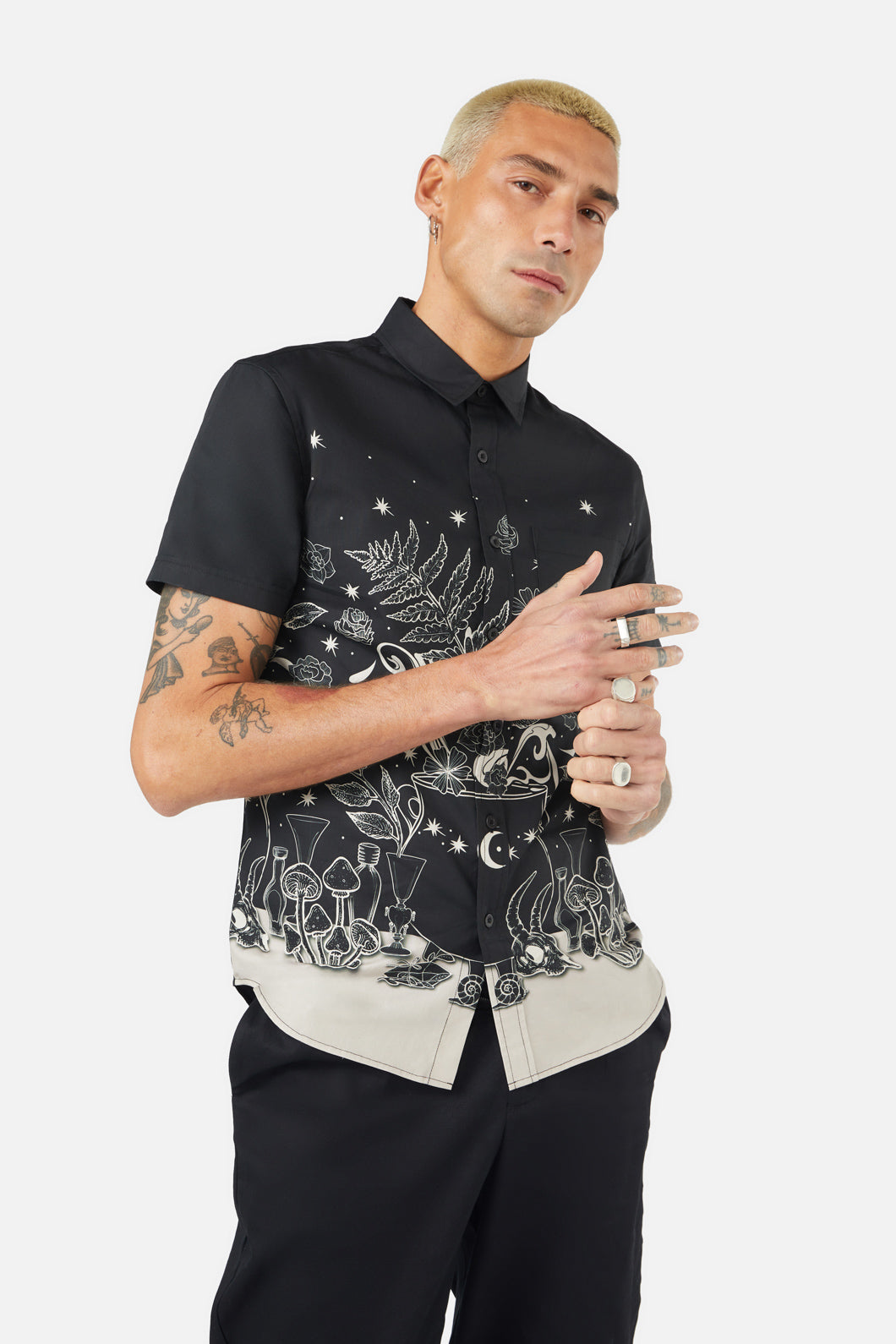 Black Friday - Witches Room Border Shirt - black