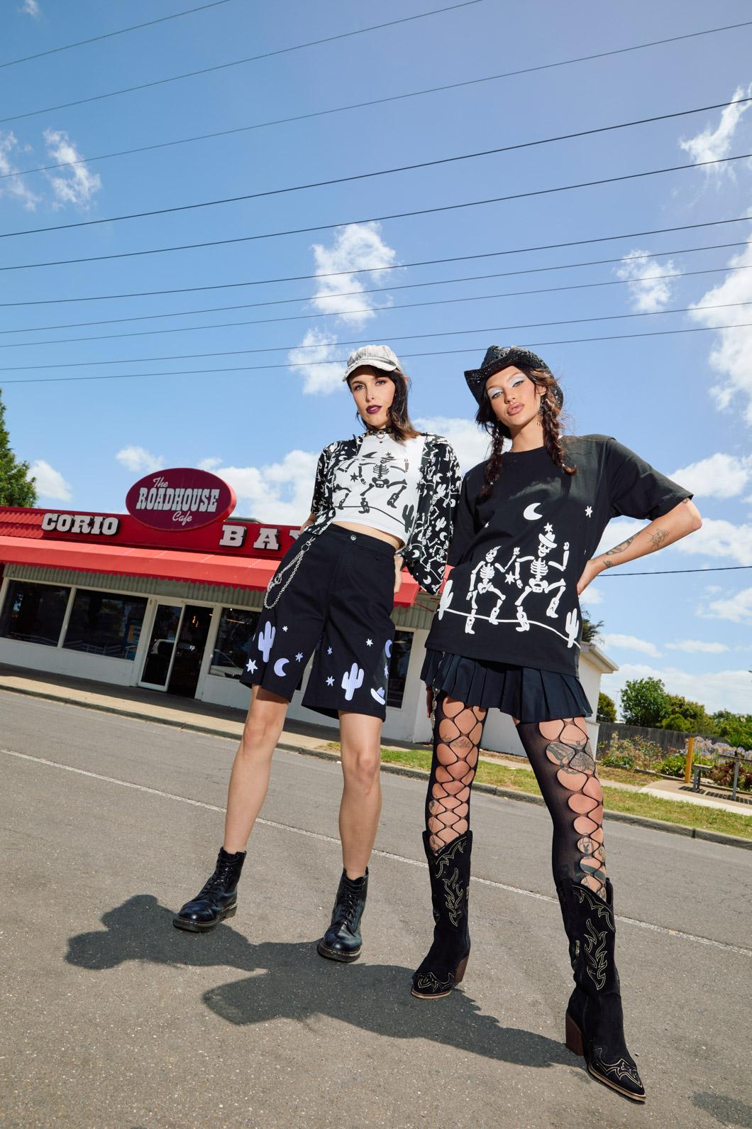 Black Friday - Kick The Dust Up Tee - black