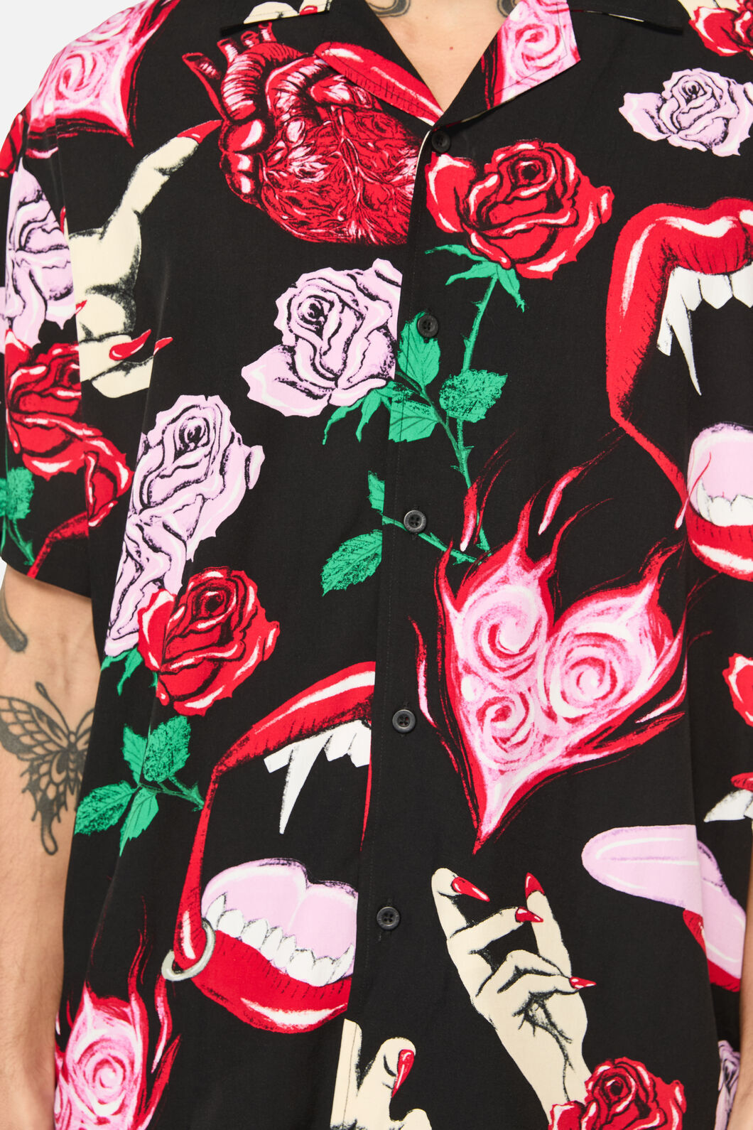 Black Friday - Irrevocably In Love SS Shirt - black-red