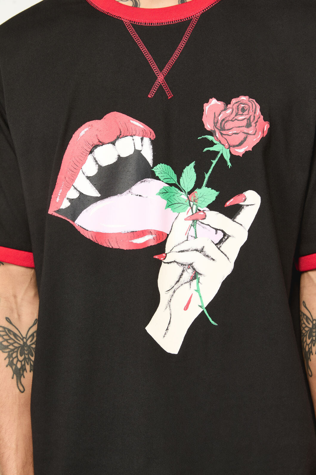 Black Friday - Vampy Print Tee - black