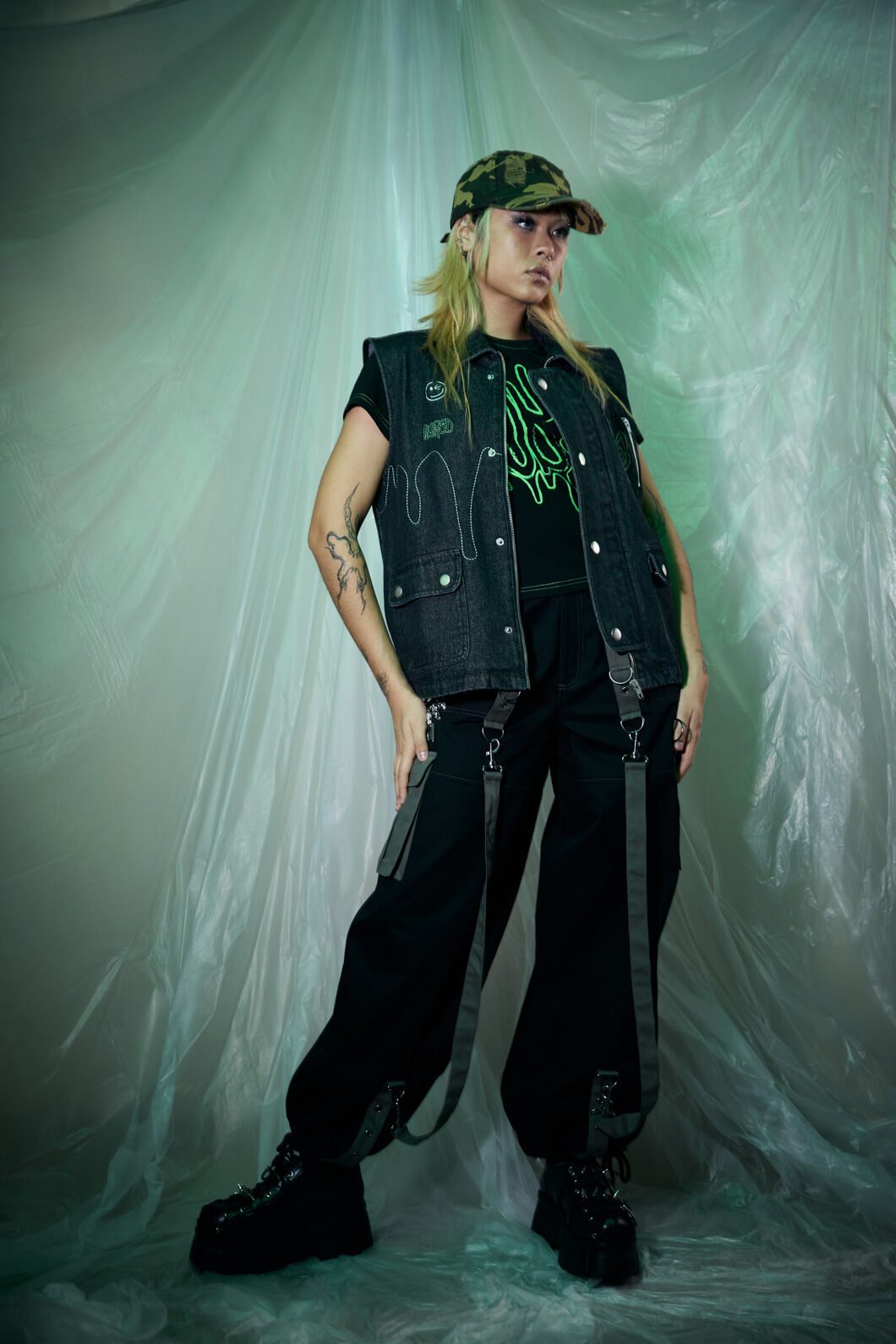 Black Friday - Graff Patch Vest - black