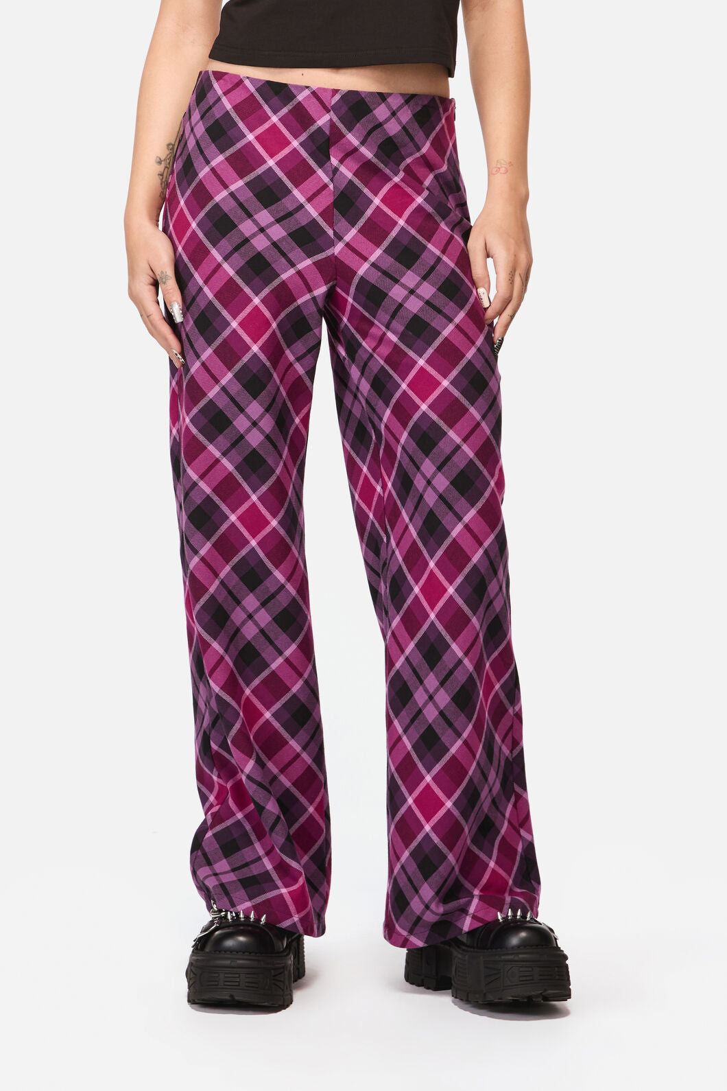 Black Friday - Predictions Tartan Pant - plum-black