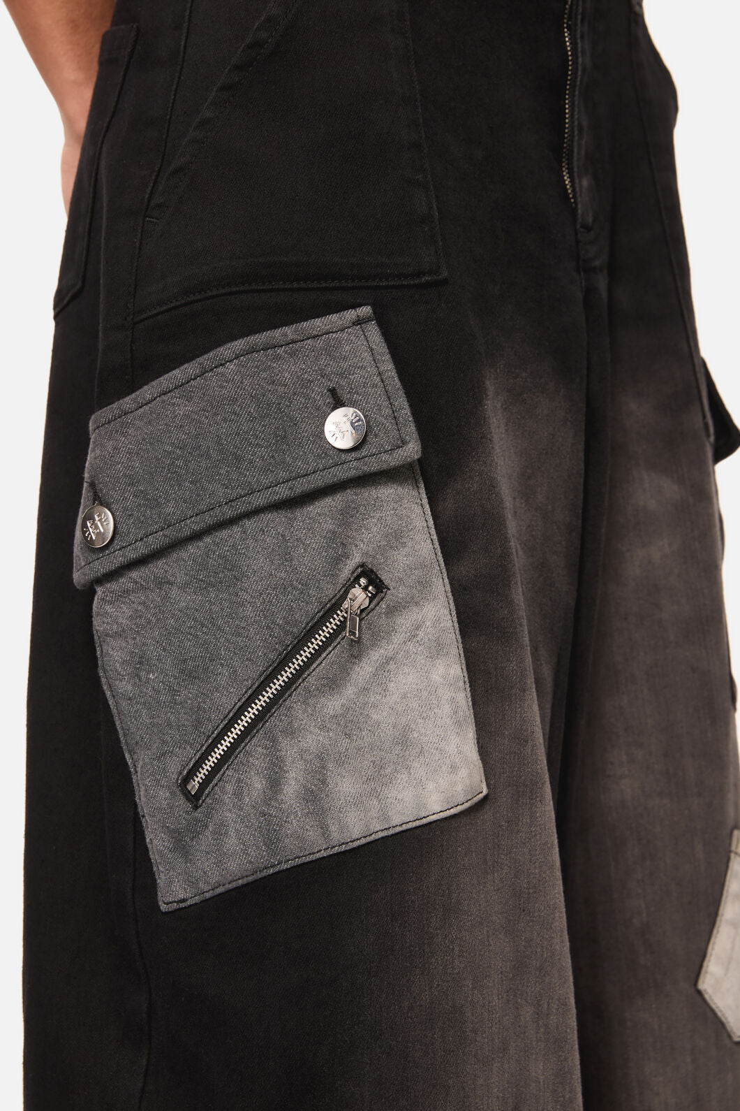 Black Friday - Vixi Cyber Tech Cargo Jean - black-grey