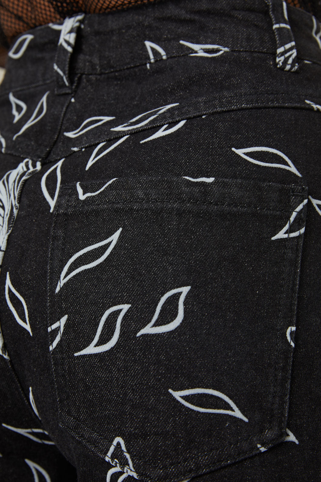 Black Friday - Larvae Flocked Pant - black