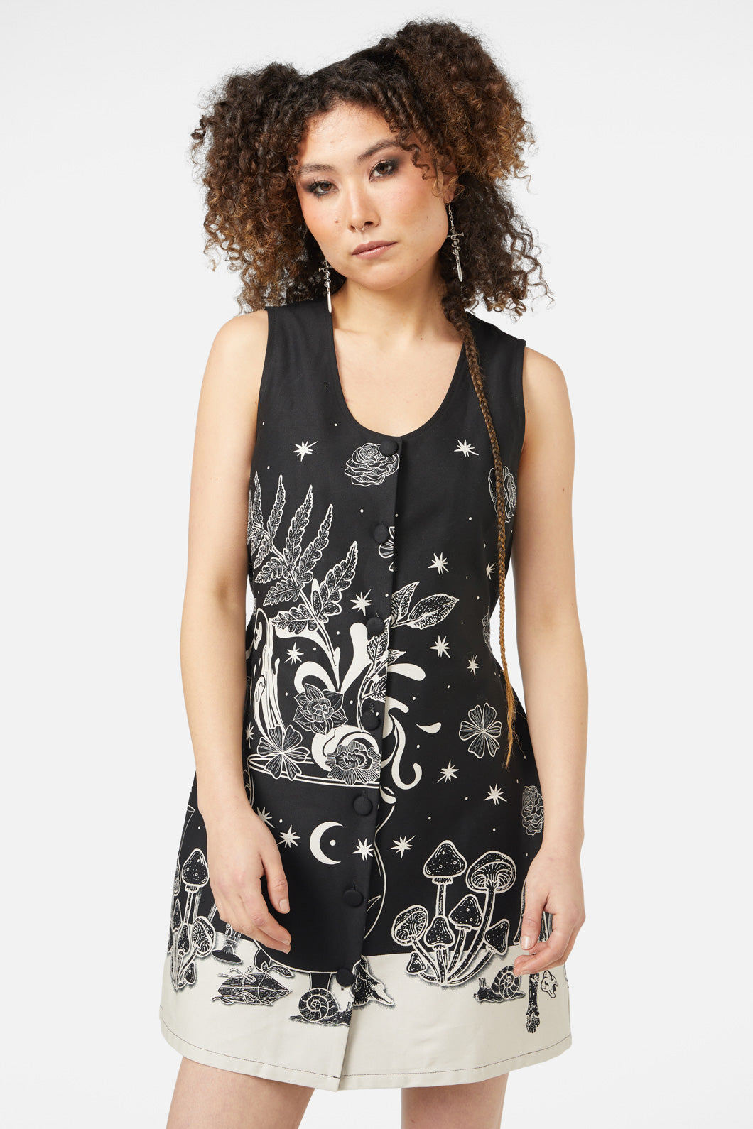 Black Friday - Witches Room Pinafore - black