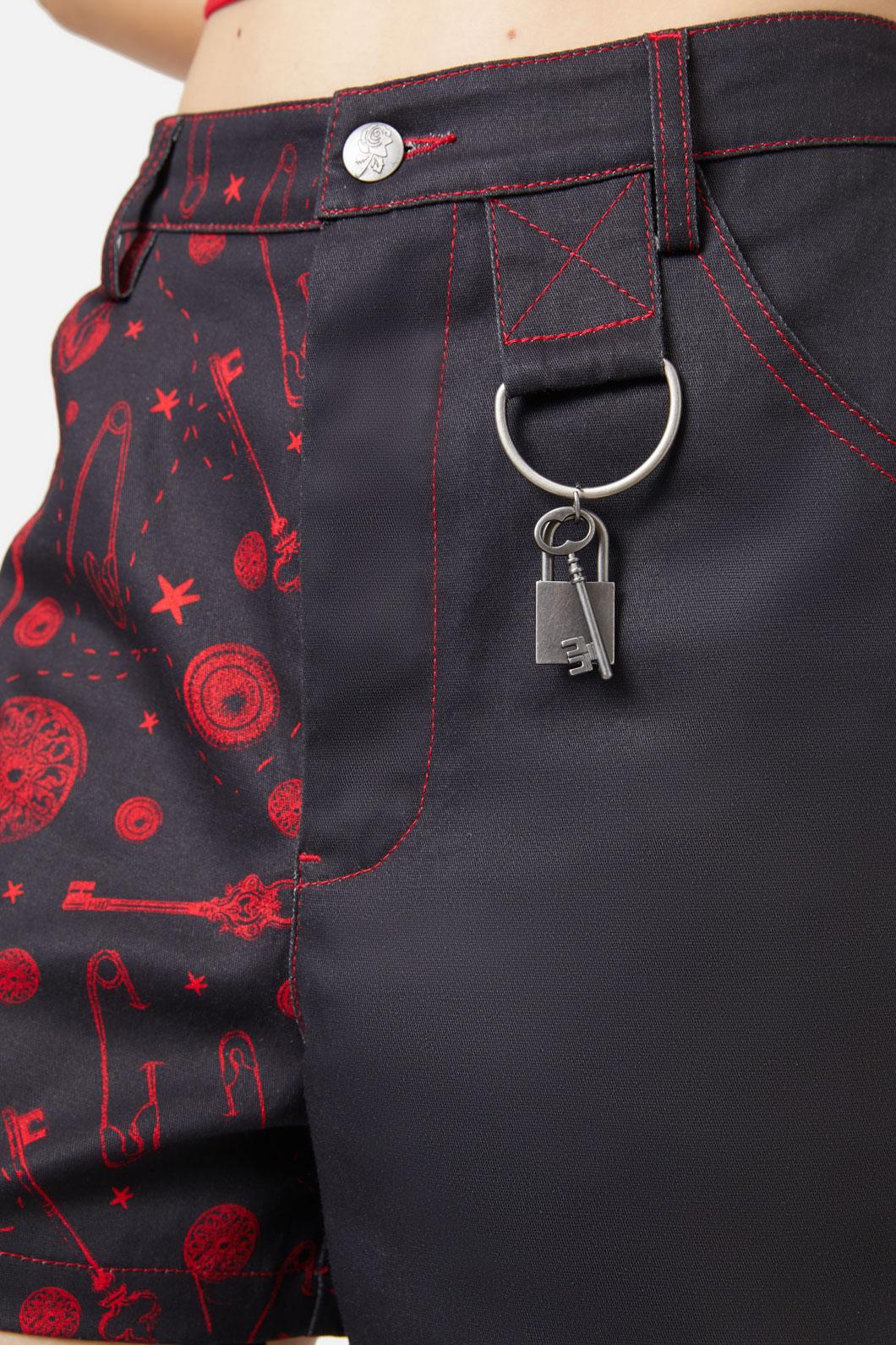 Black Friday - Lock Picker Charm Short - black