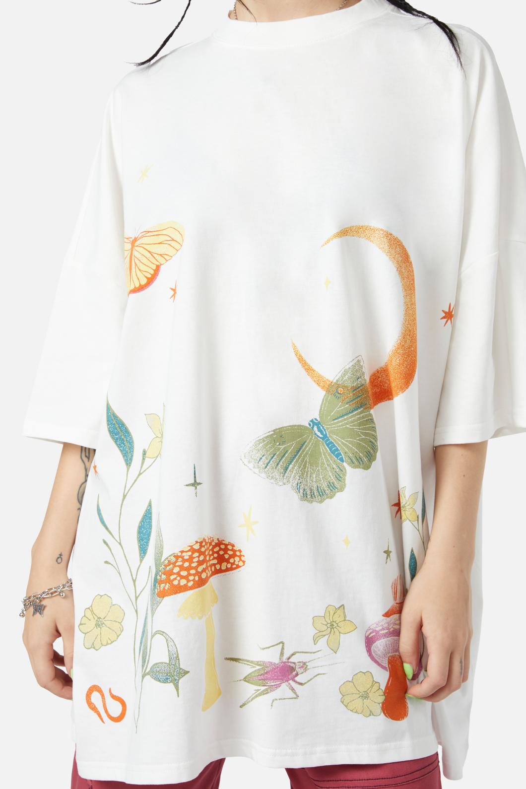 Black Friday - Scenic Nights OS Tee - cream