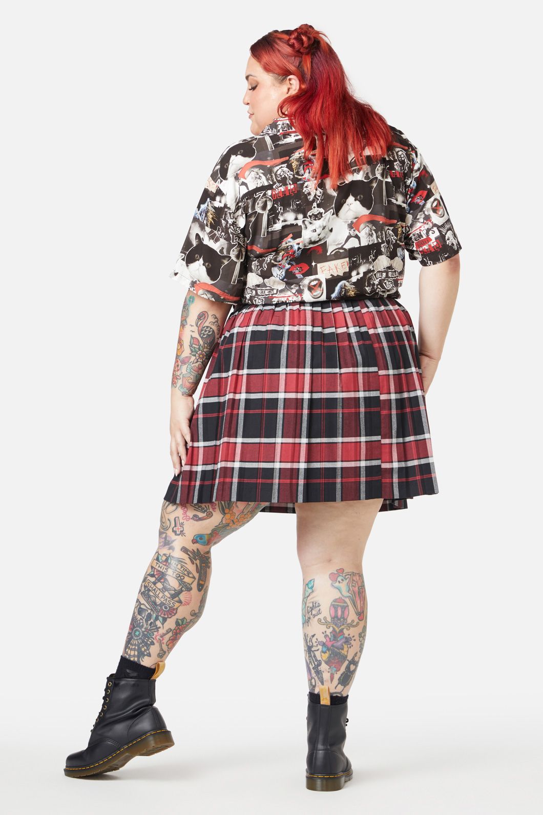 Black Friday - Curve Ursula Pleated Skirt - black-red