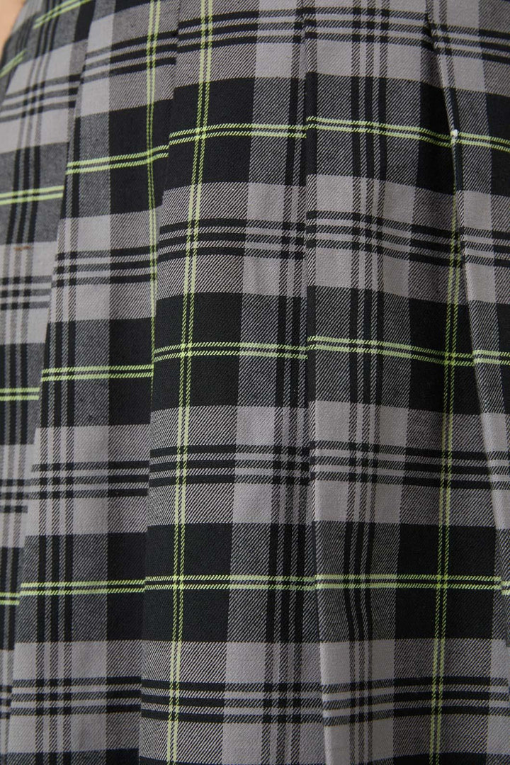Black Friday - Encounter Tartan Skort - black-green