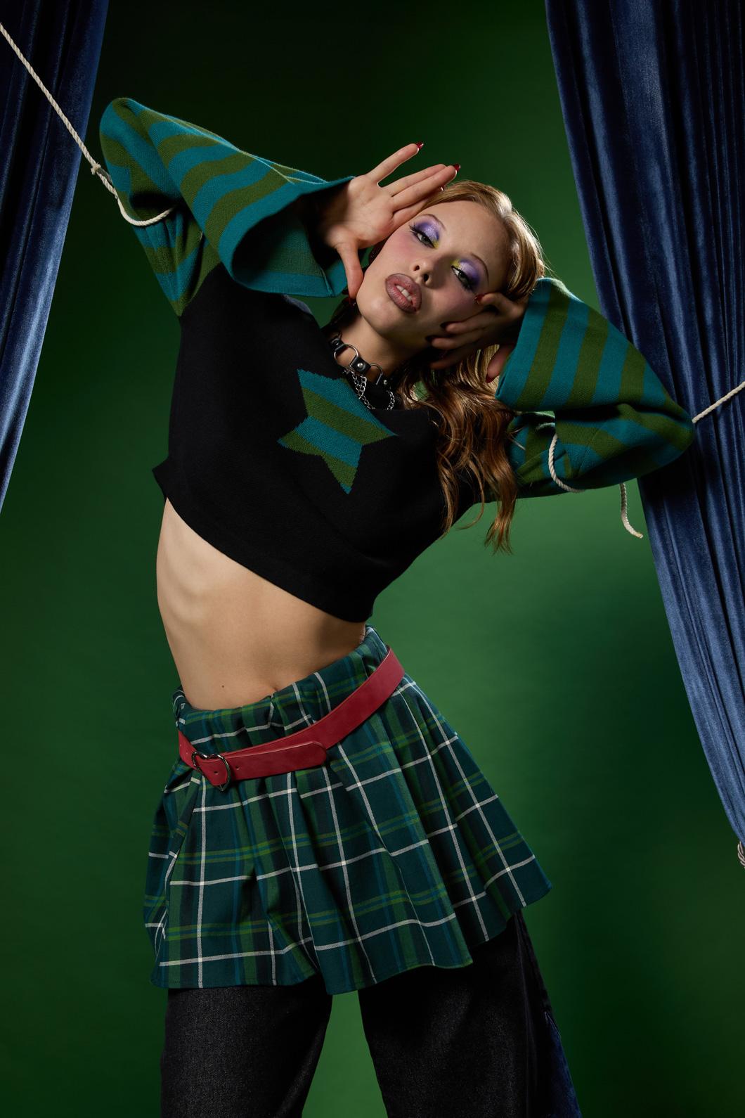 Black Friday - Iykyk Crop Knit - black-green