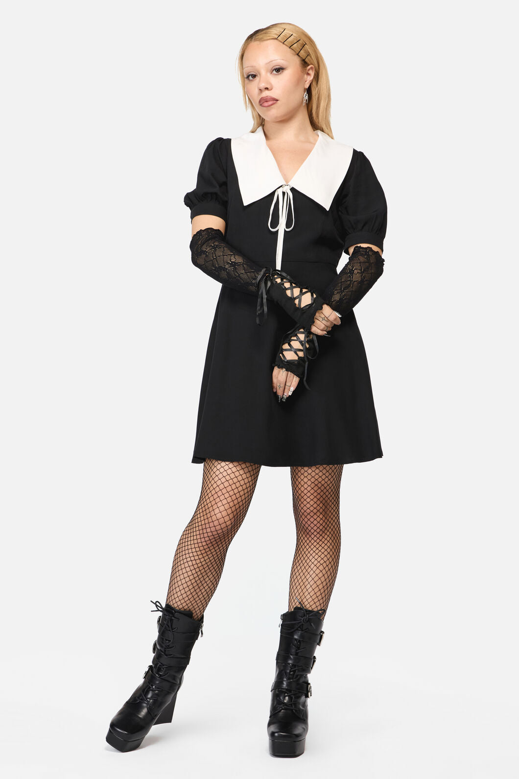 Black Friday - Lace Up Lace Faux Sleeves - black