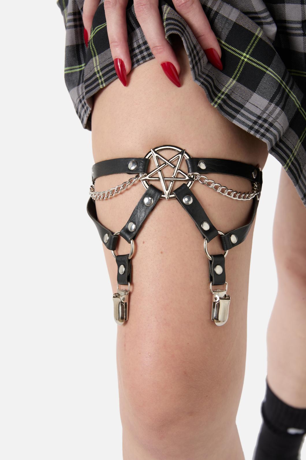 Black Friday - Pentagram Chain Garter - black