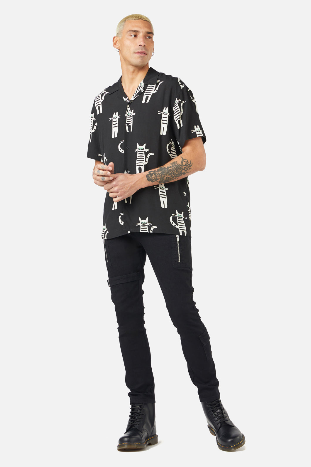Dangerfield - Peculiar Puss SS Shirt - black