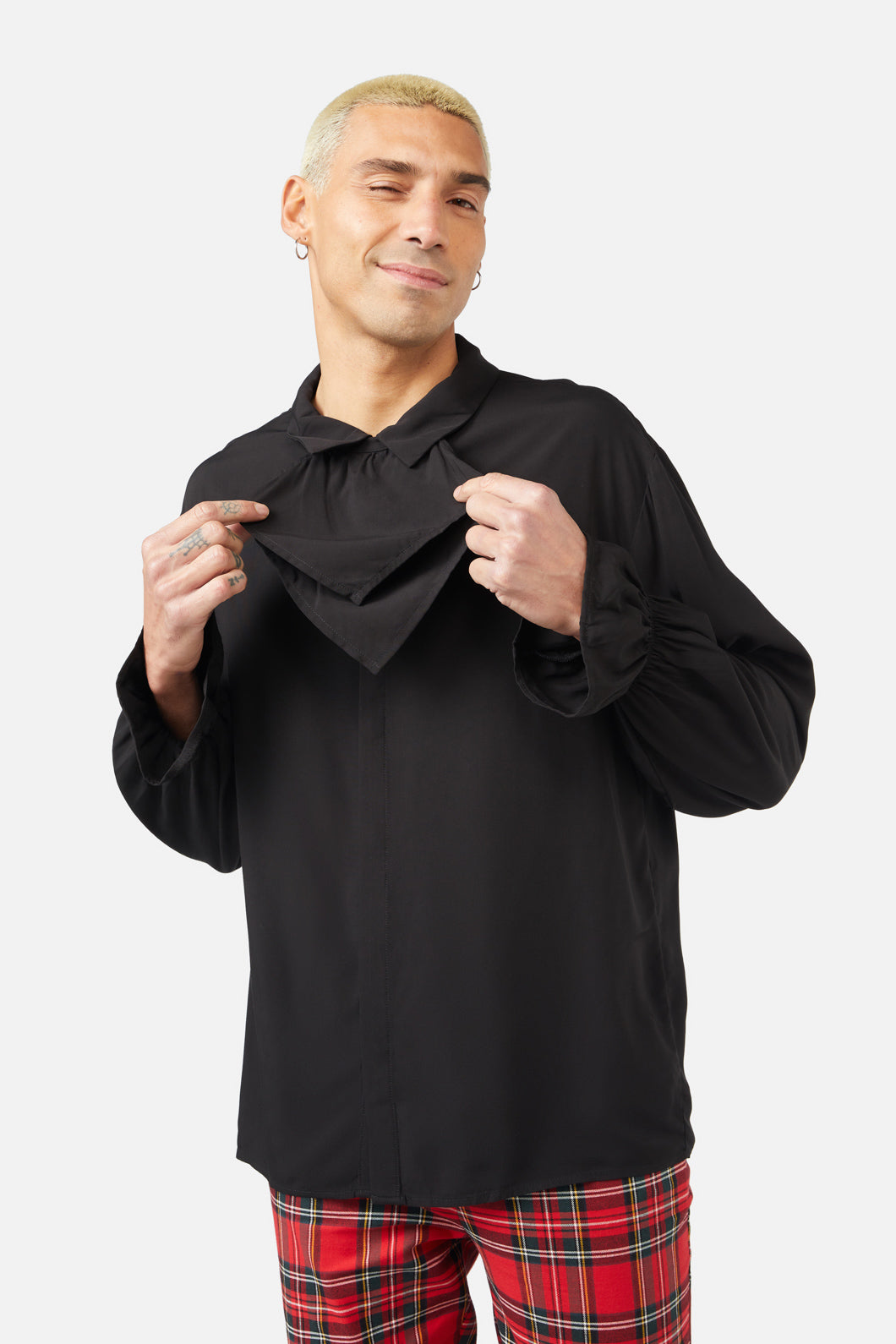 Dangerfield - Fighting Evil Cravat Blouse - black