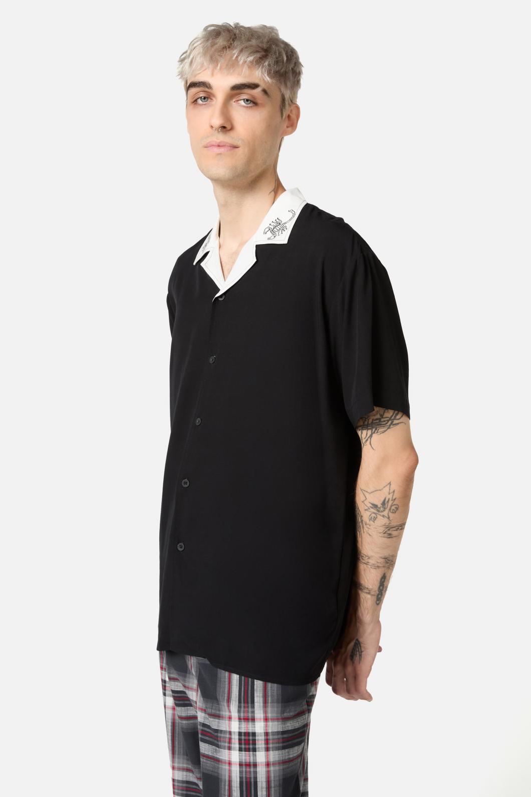 Dangerfield - ScorpionContrastCollarGothShir - black