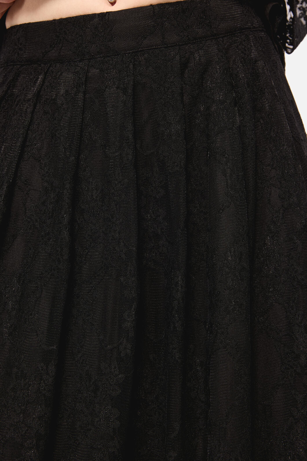 Dangerfield - Dark Pieridae Maxi Lace Skirt - black
