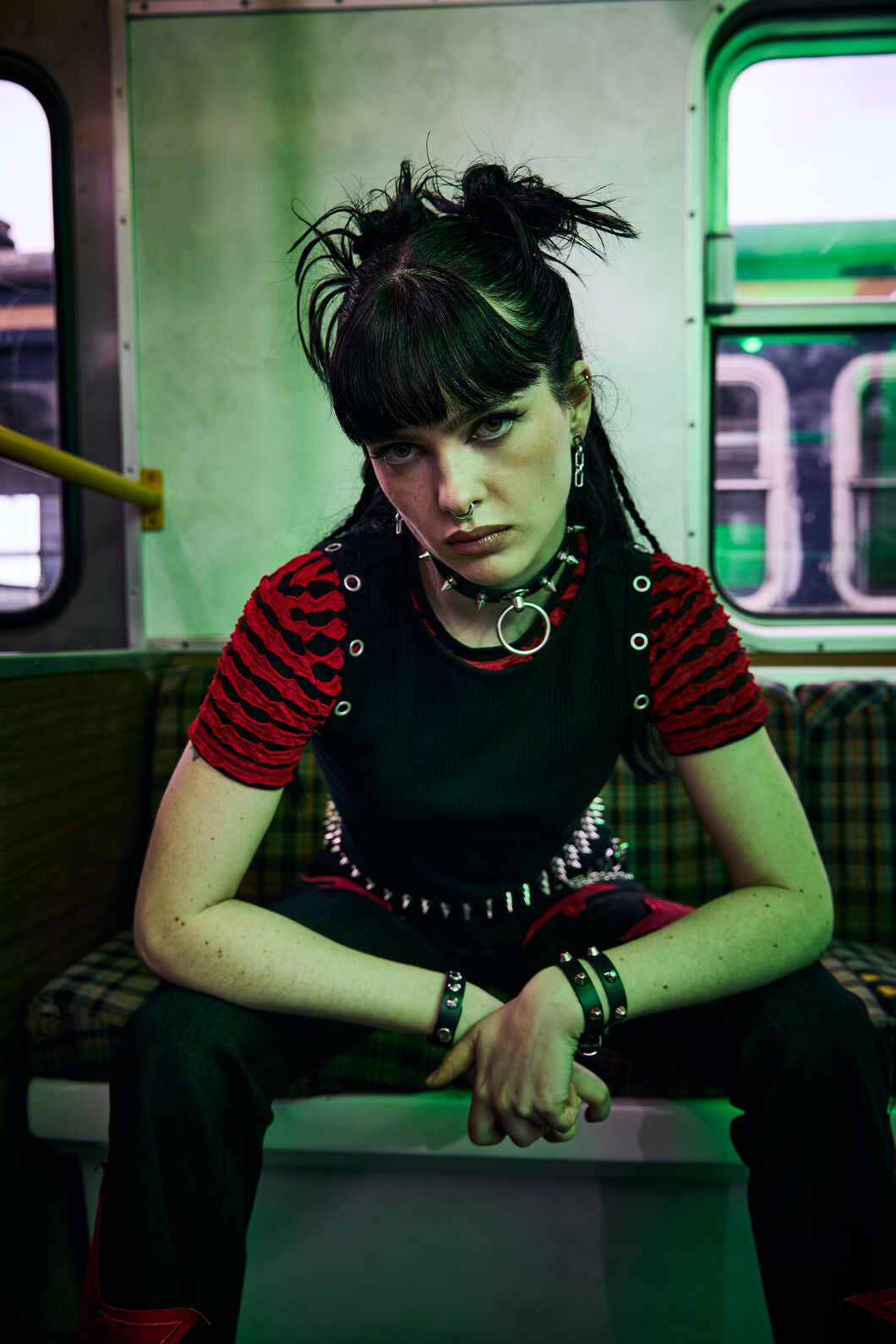 Dangerfield - Dangerous Distressed Mesh Top - red-black