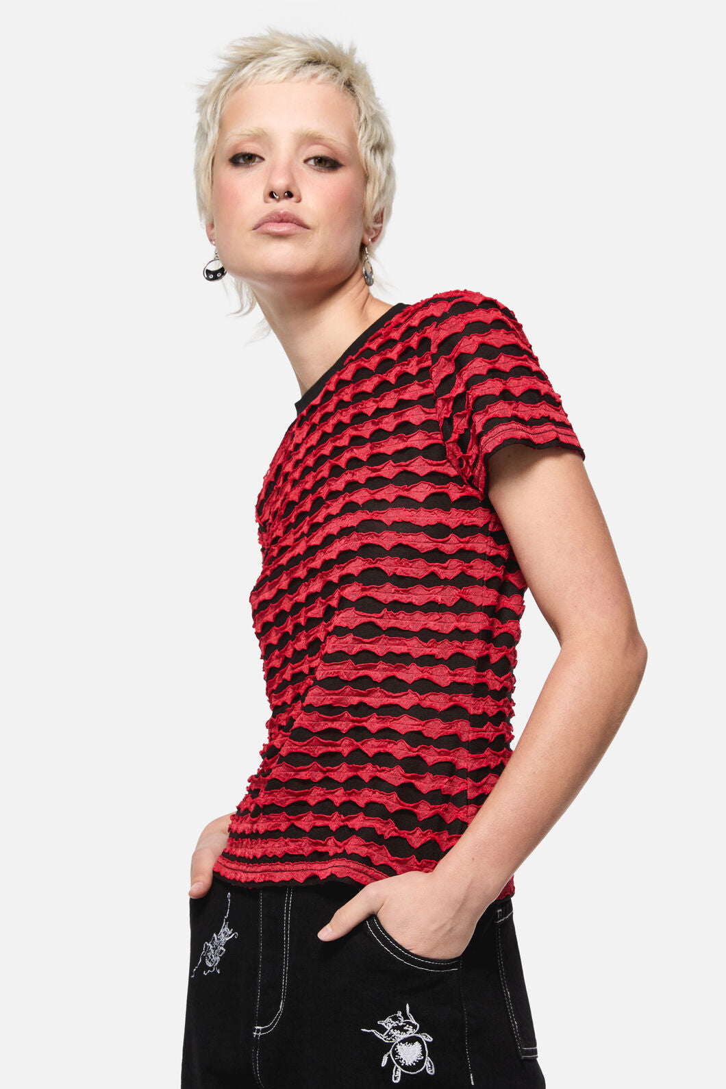 Dangerfield - Dangerous Distressed Mesh Top - red-black