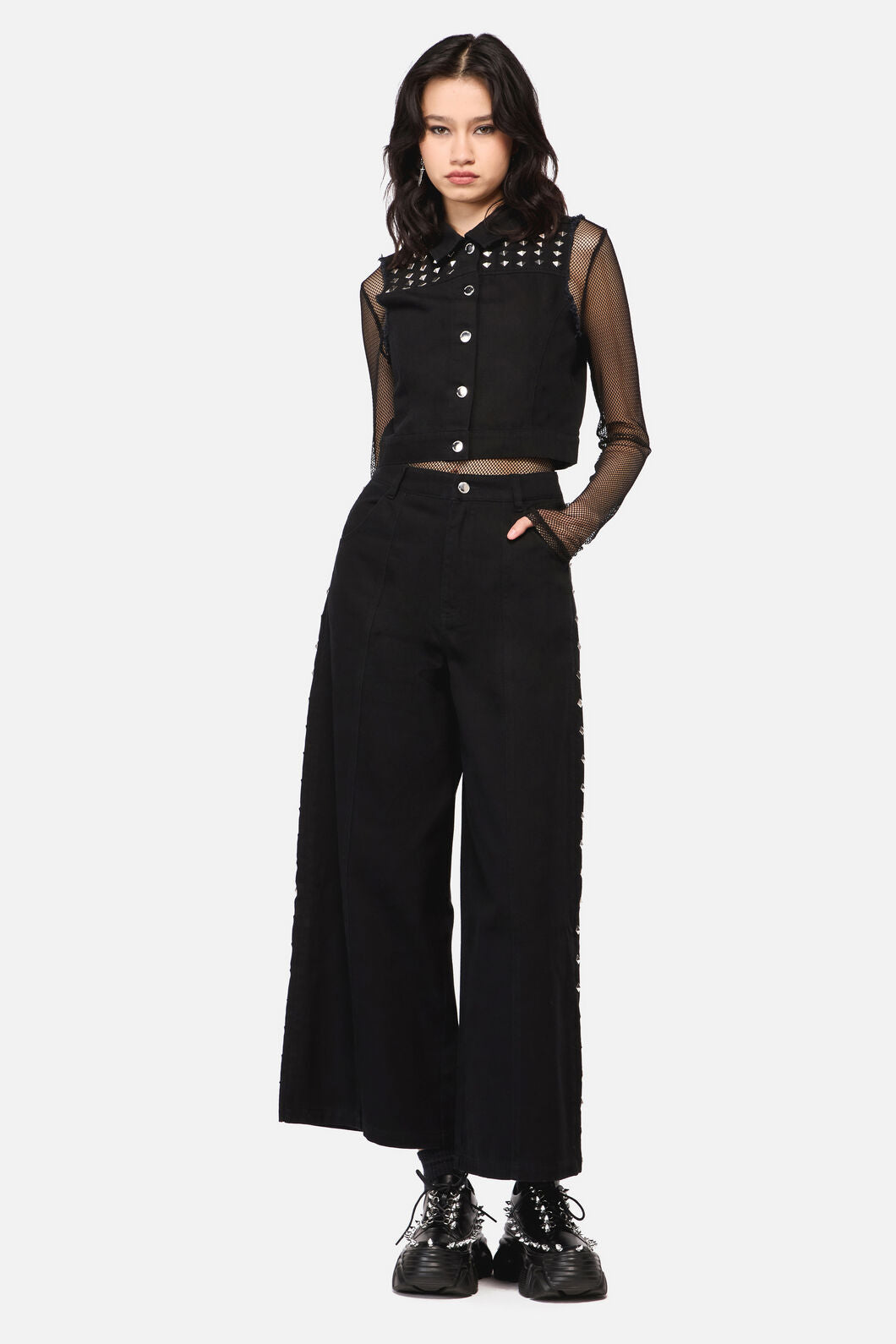 Dangerfield - Barb Stud Trim Vest - black