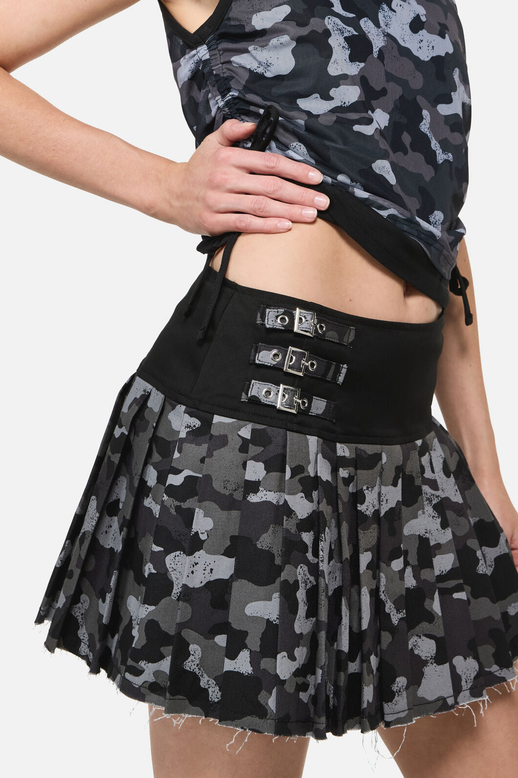Dangerfield - Disruptive Camo Skort - grey-black