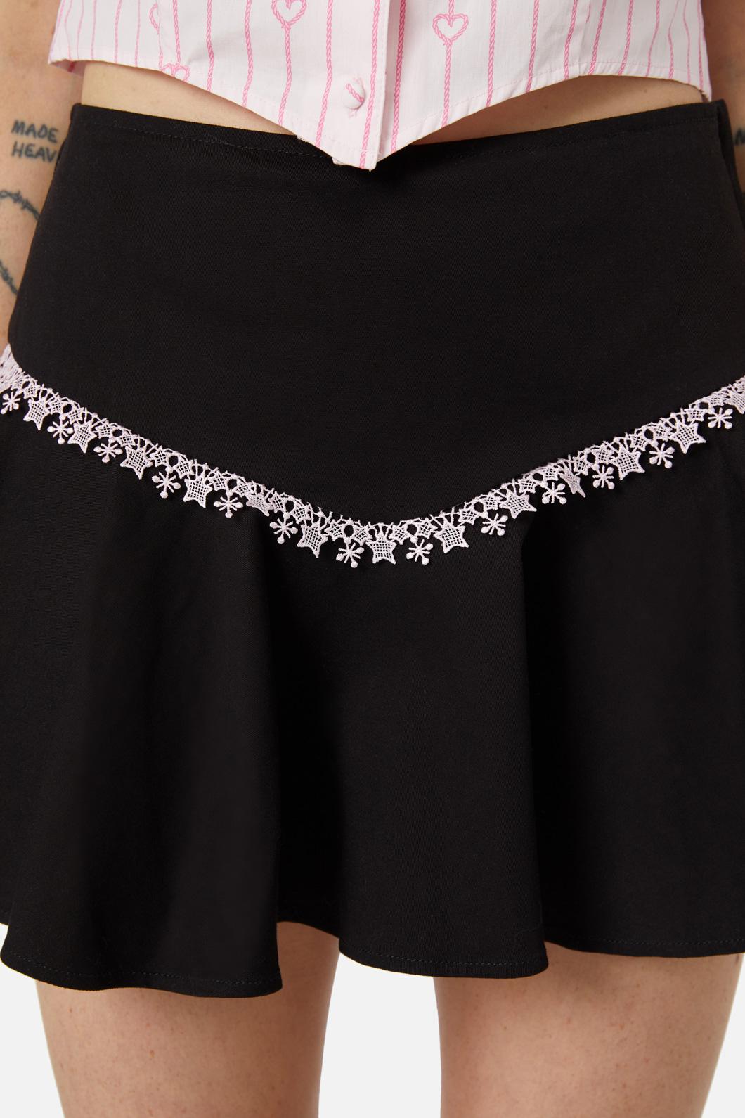 Dangerfield - Spaghettea Lace Skort - black-pink