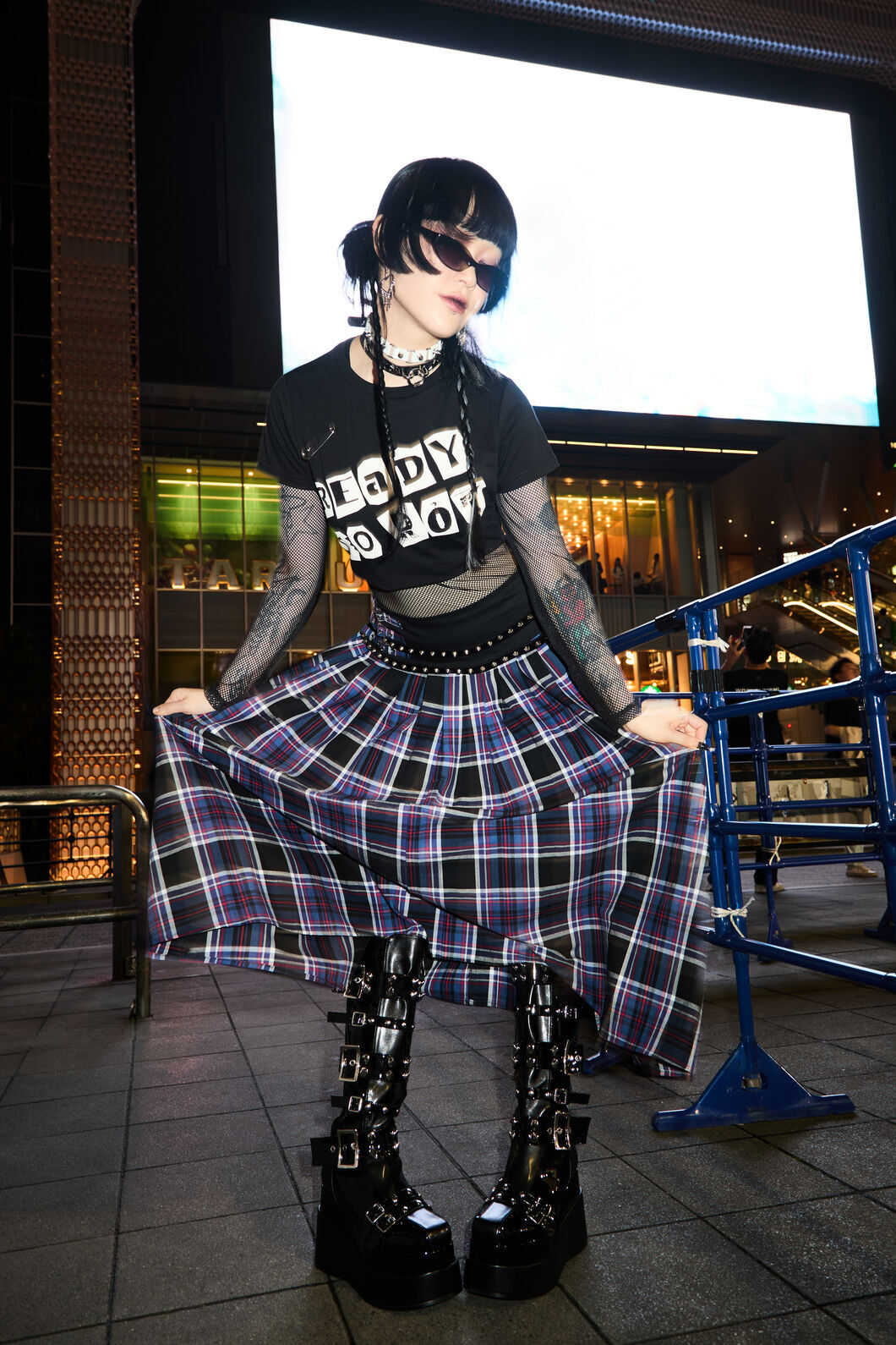 Dangerfield - Edgy Tartan Midi Skirt - blue-red