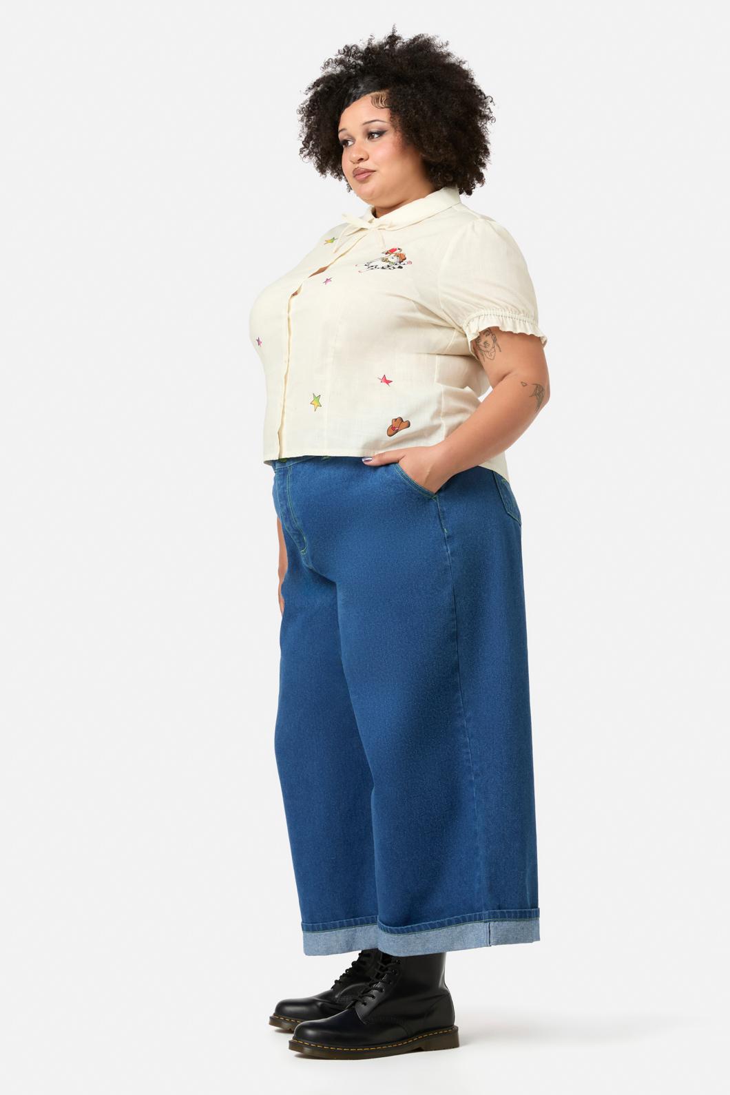 Dangerfield - Curve Meowdy Badge Blouse - cream