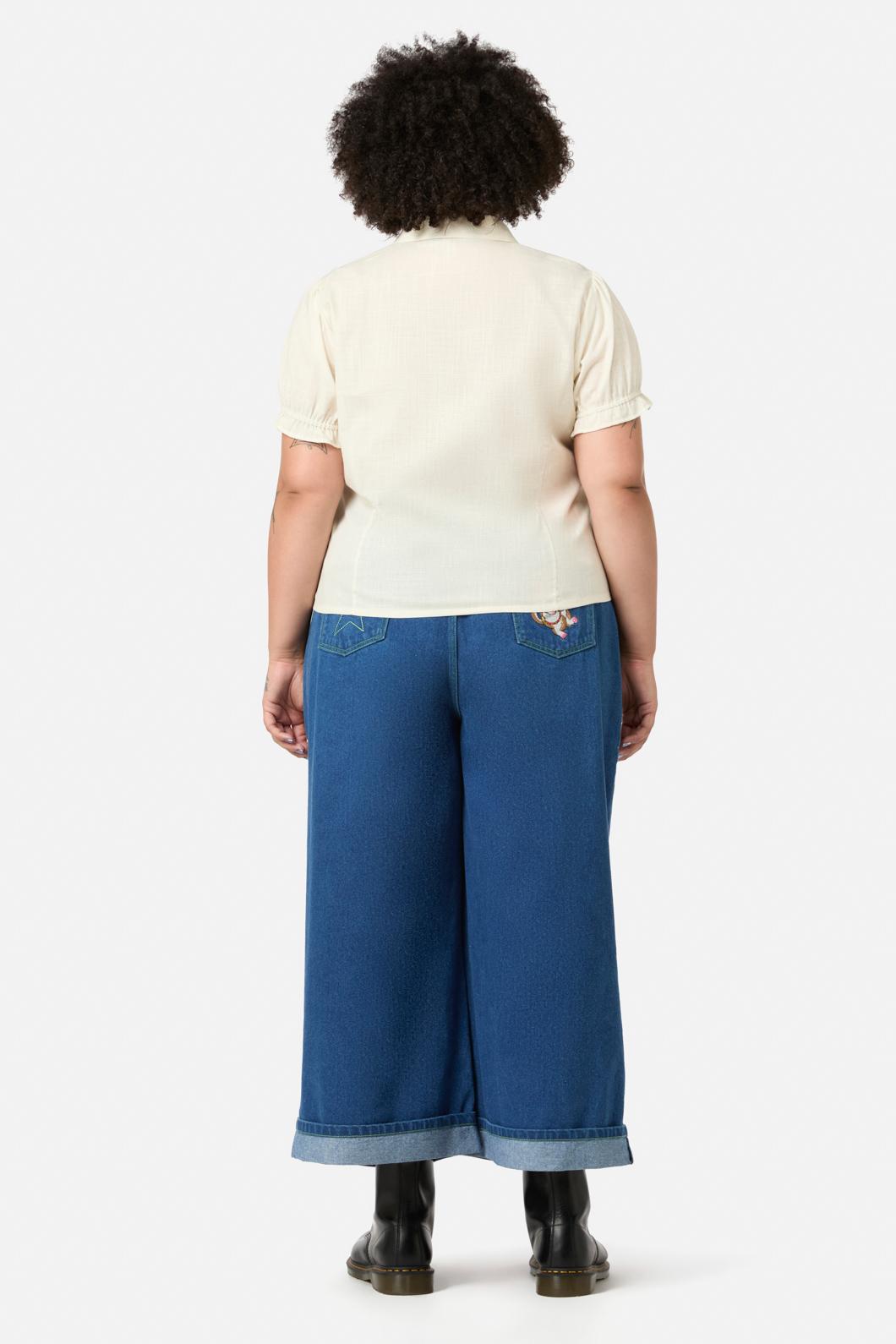 Dangerfield - Curve Meowdy Badge Blouse - cream