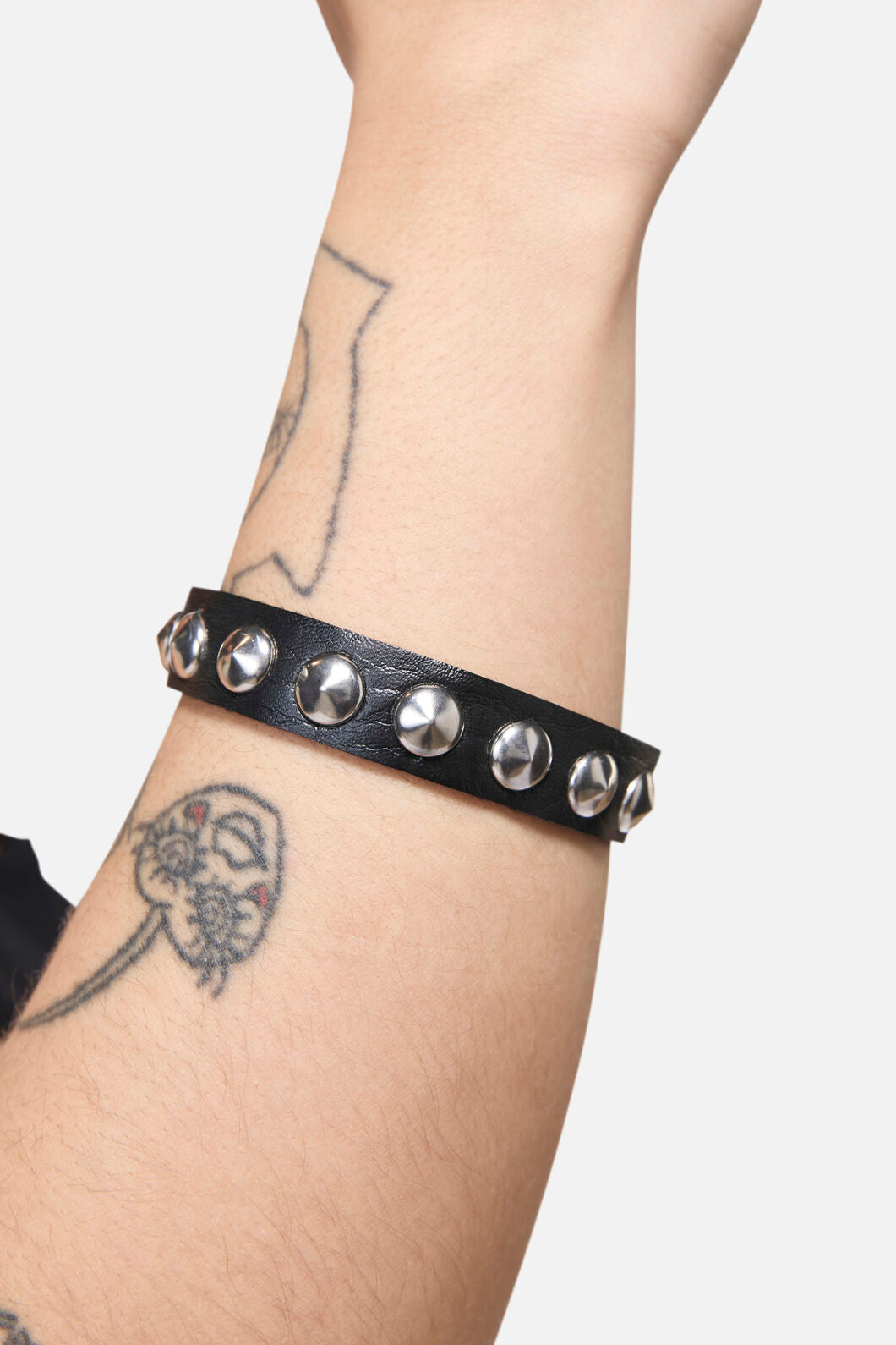 Dangerfield - Round Stud Wrist Band - black