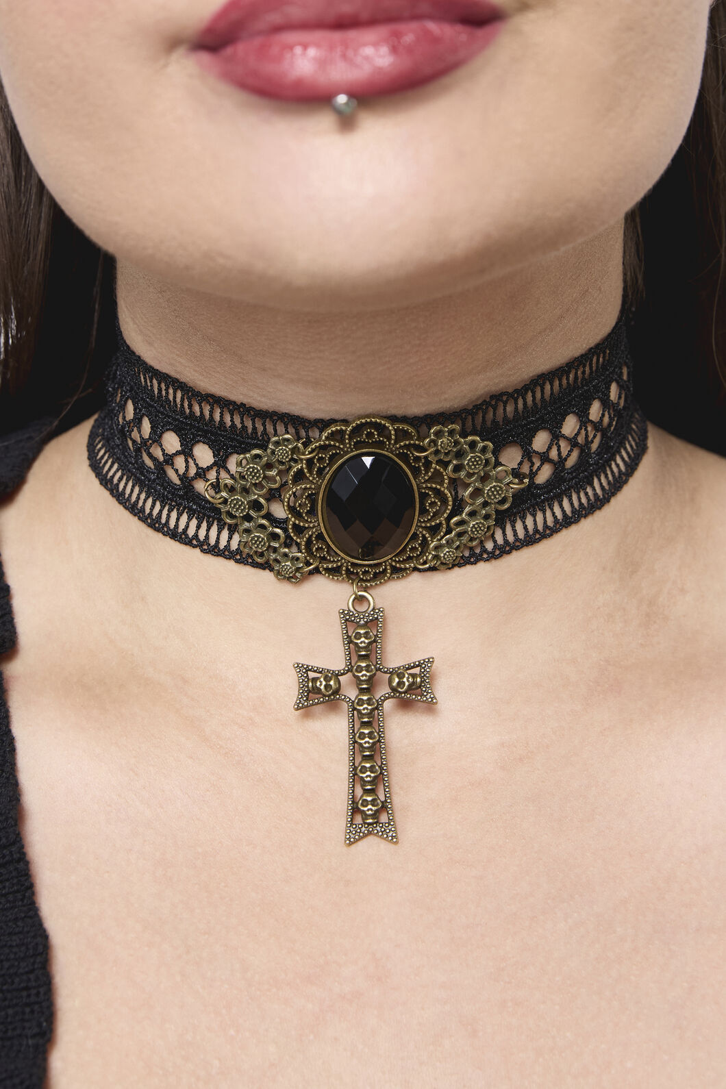 Dangerfield - Cross Skull Lace Choker - black