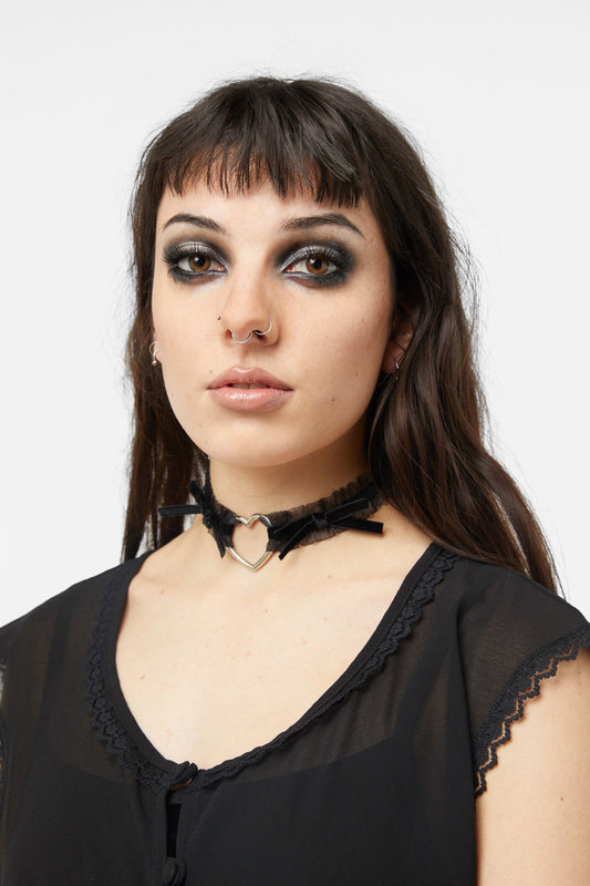 Dangerfield - Velvet Bow Heart Choker - black
