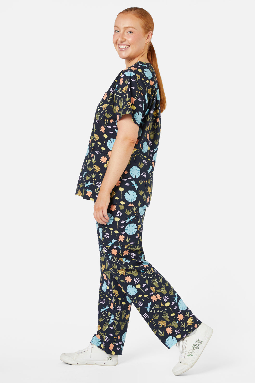 Love Scrubs - Yellow Spotted Tree Frog Scrub Set - navy