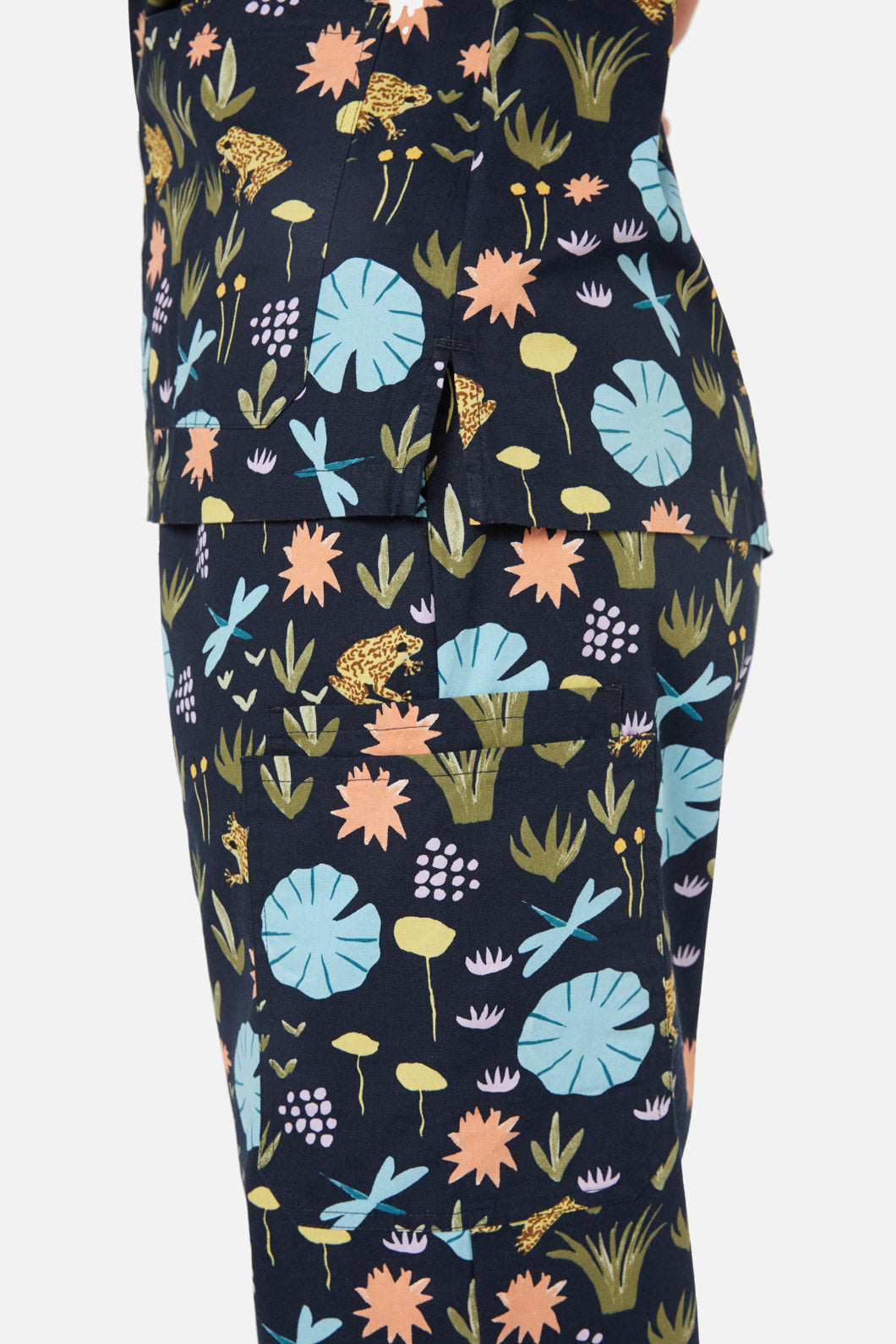 Love Scrubs - Yellow Spotted Tree Frog Scrub Set - navy