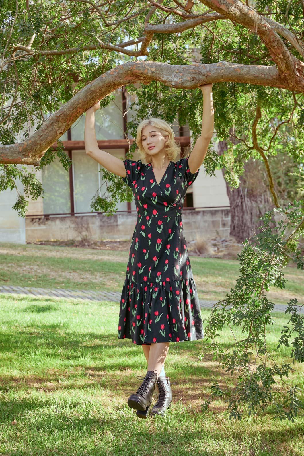 Princess Highway - Tulip Midi Wrap Dress - black