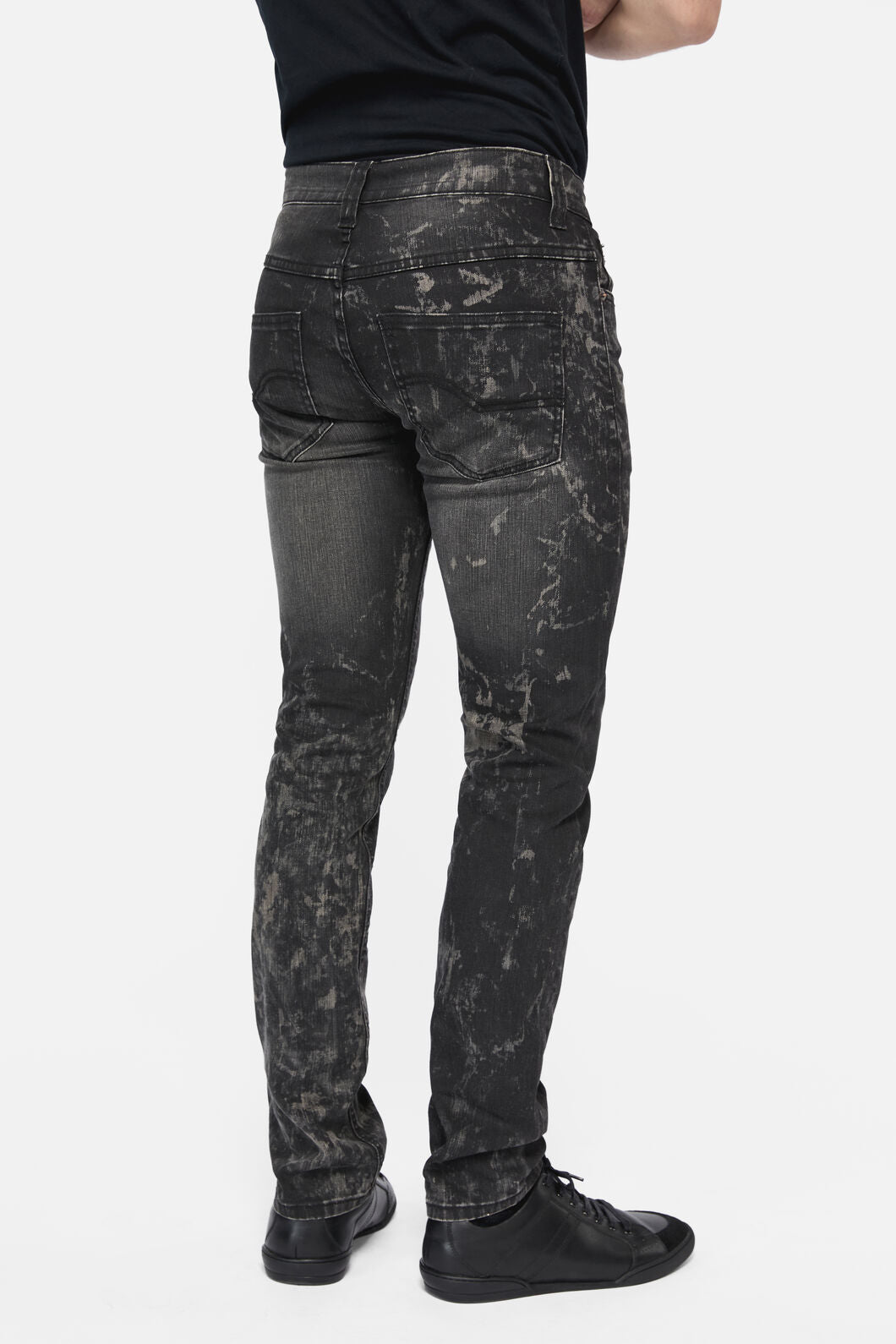 Revival - StraightLegSlimJeanBlack - black