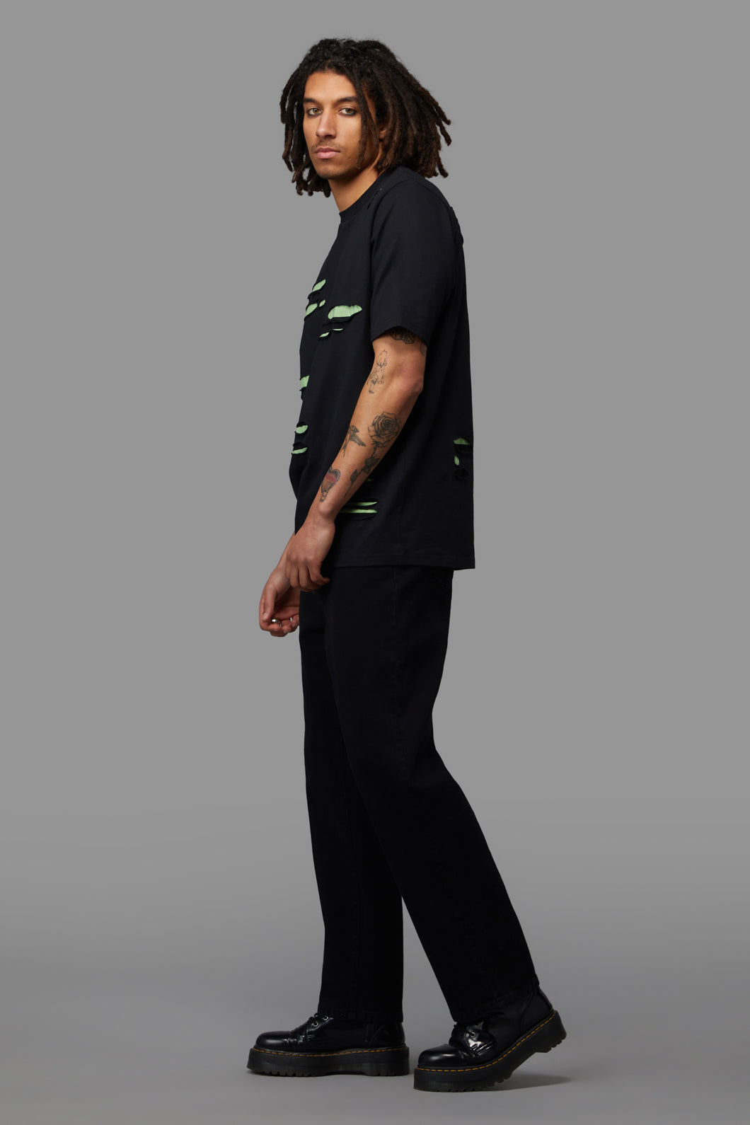 Black Friday - Distressy Tee - black-green