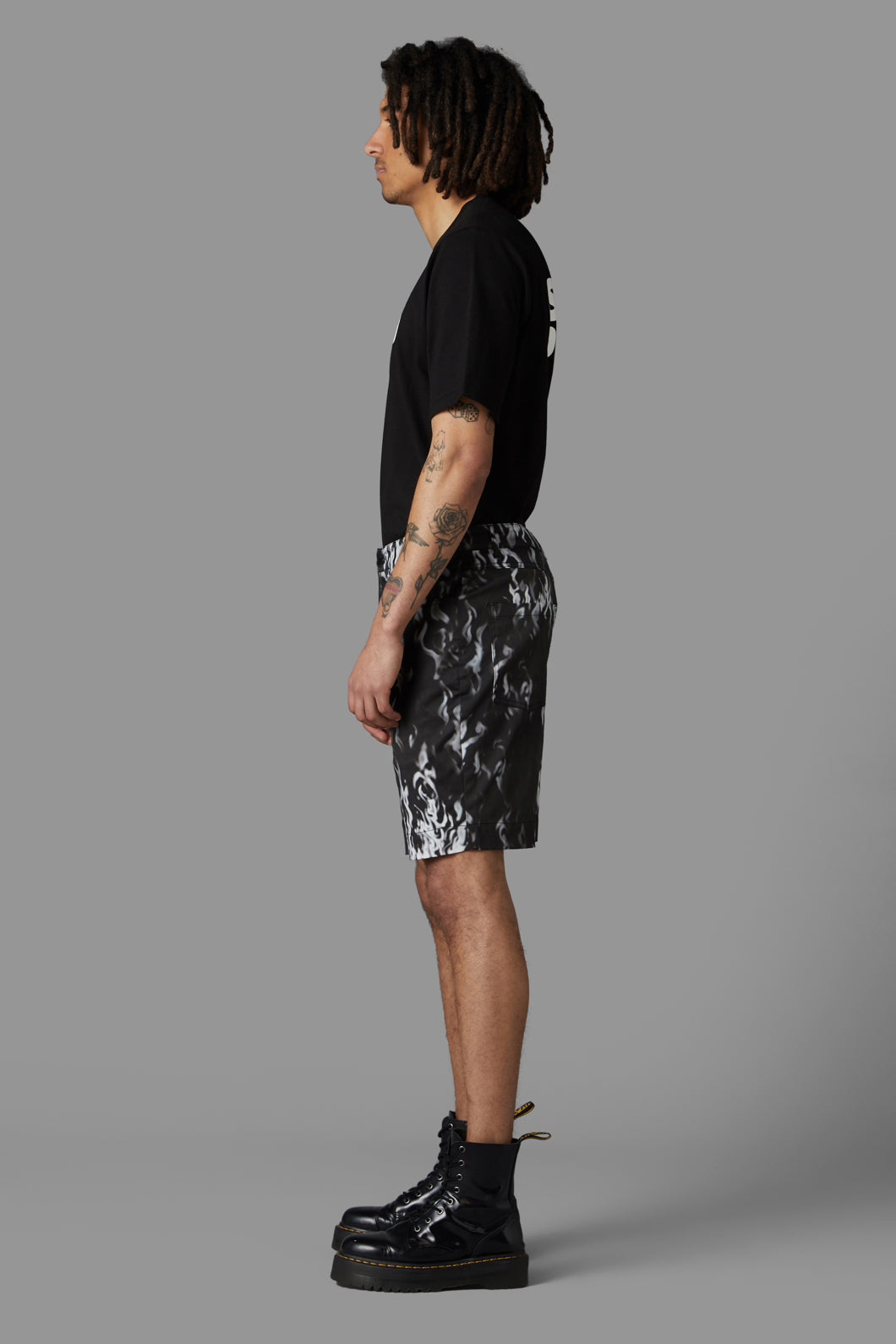 Black Friday - Gothic Veil Short - black