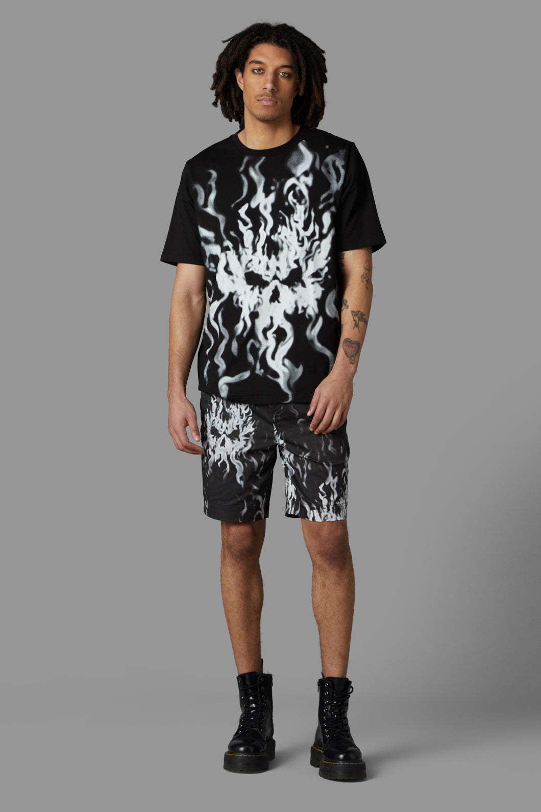 Black Friday - Smokin Tee - black