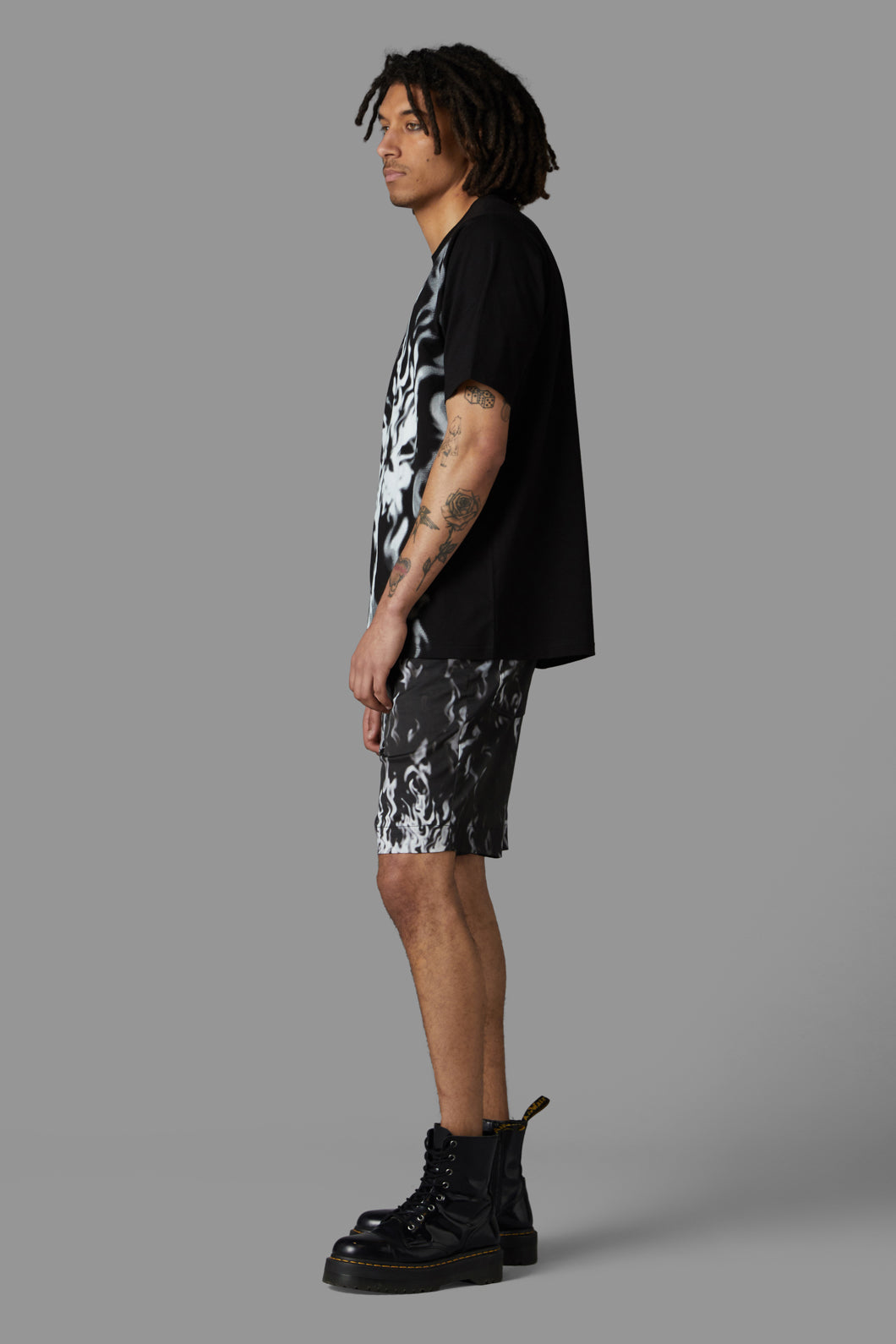 Black Friday - Smokin Tee - black