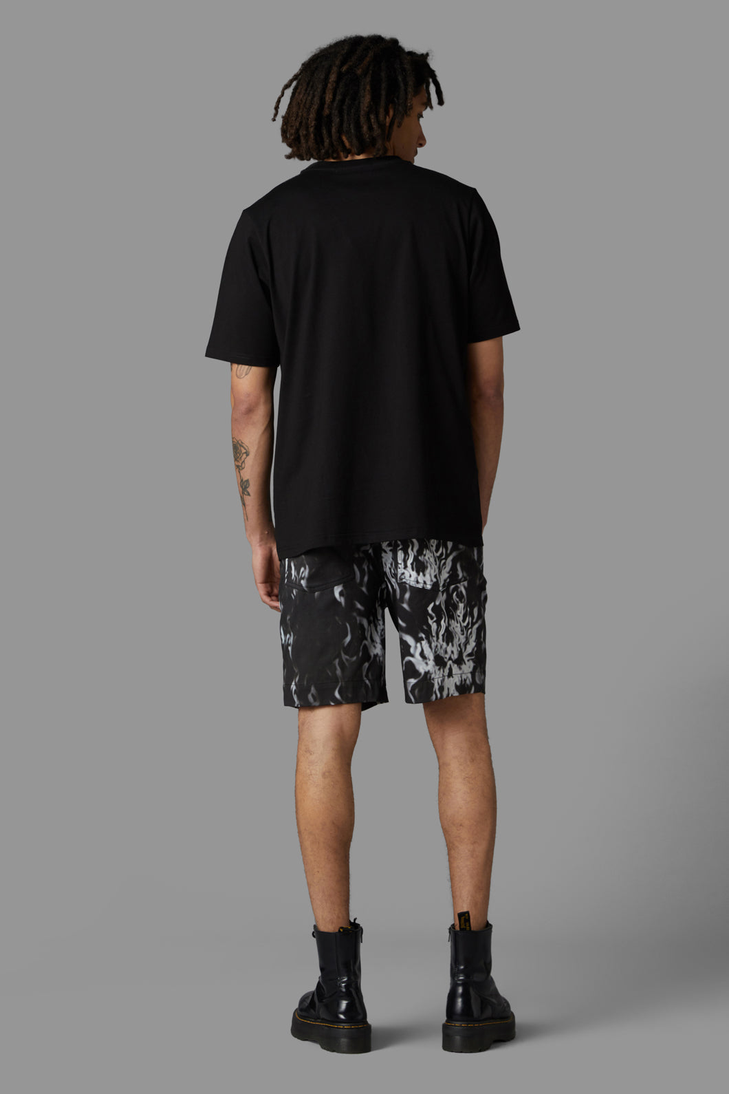 Black Friday - Smokin Tee - black