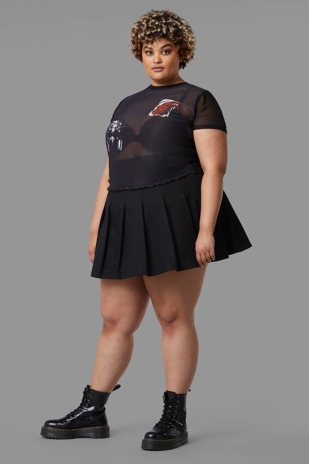 Black Friday - Curve Goat Top - black