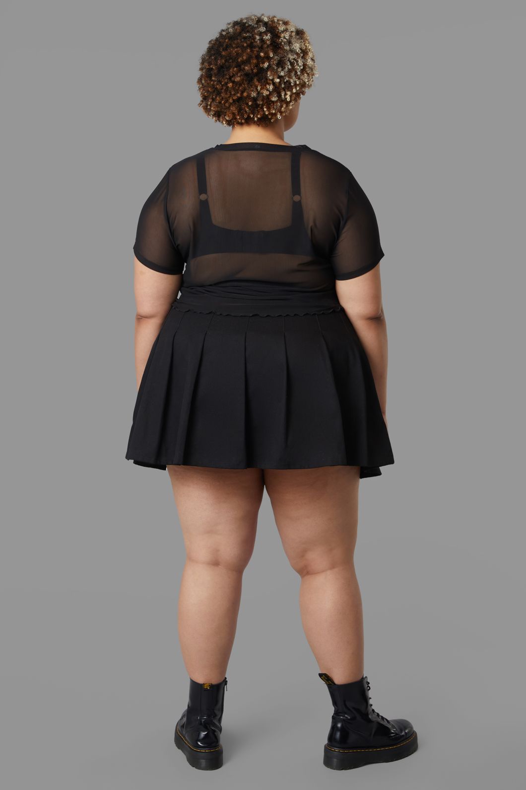Black Friday - Curve Goat Top - black