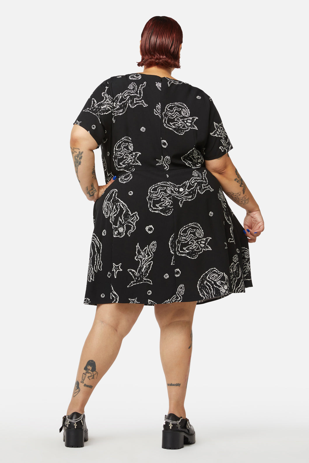Black Friday - Curve Shadows Dress - black
