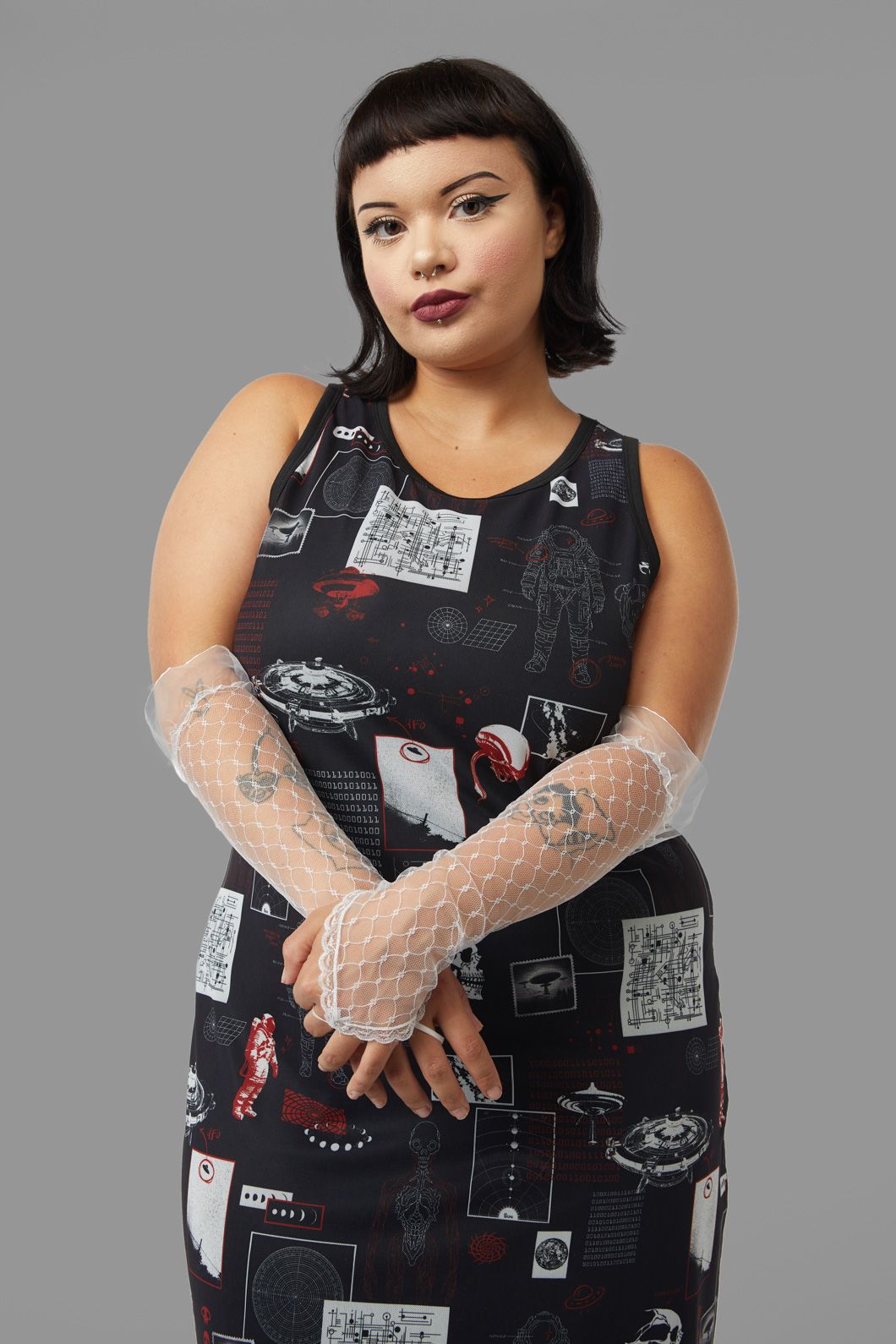 Black Friday - Lace Ruffle Long Fingerloop Gloves - white
