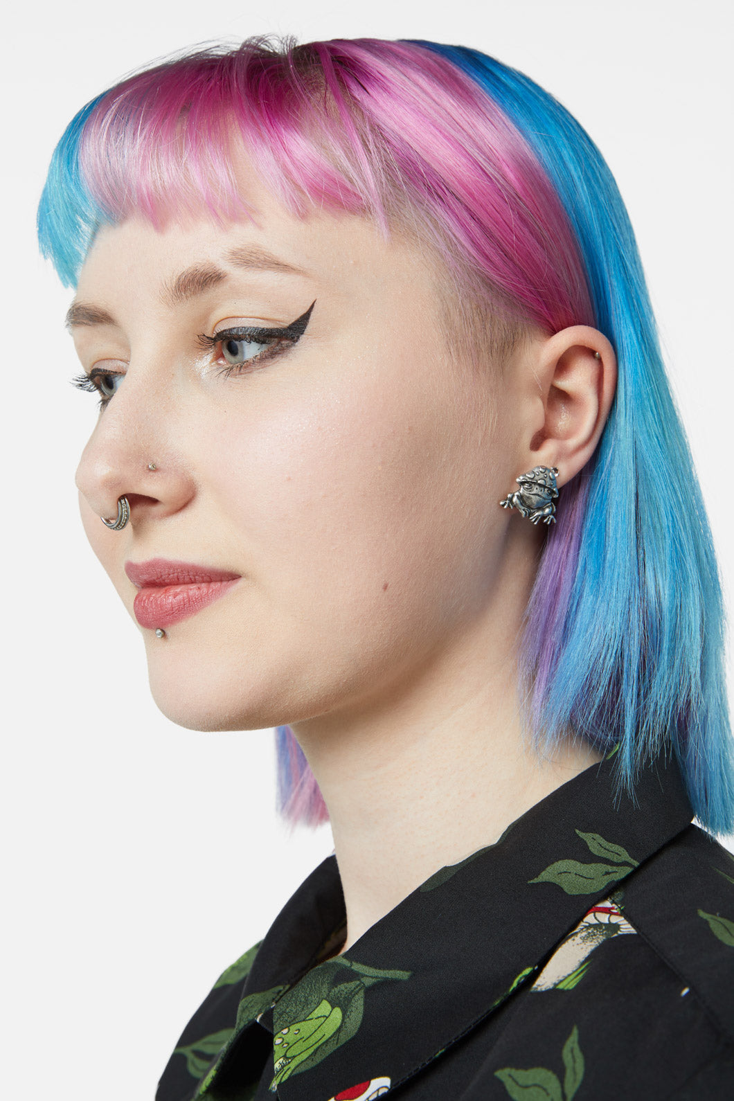 Black Friday - Froggy Shroom Studs - silver