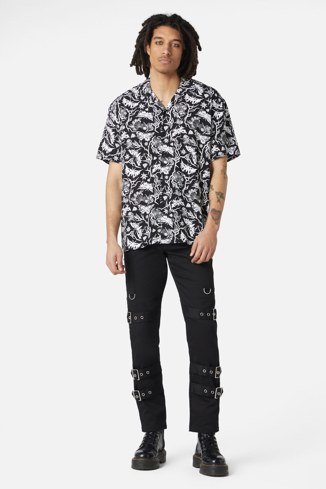 Dangerfield - To The Butterflies Printed Short Sleeve Shirt - black-white