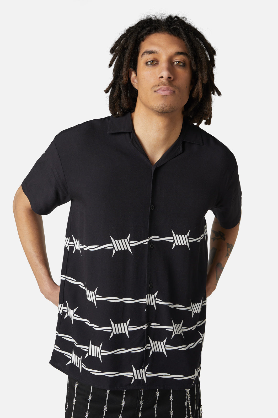 Dangerfield - Barbed Wire Border SS Shirt - black-white