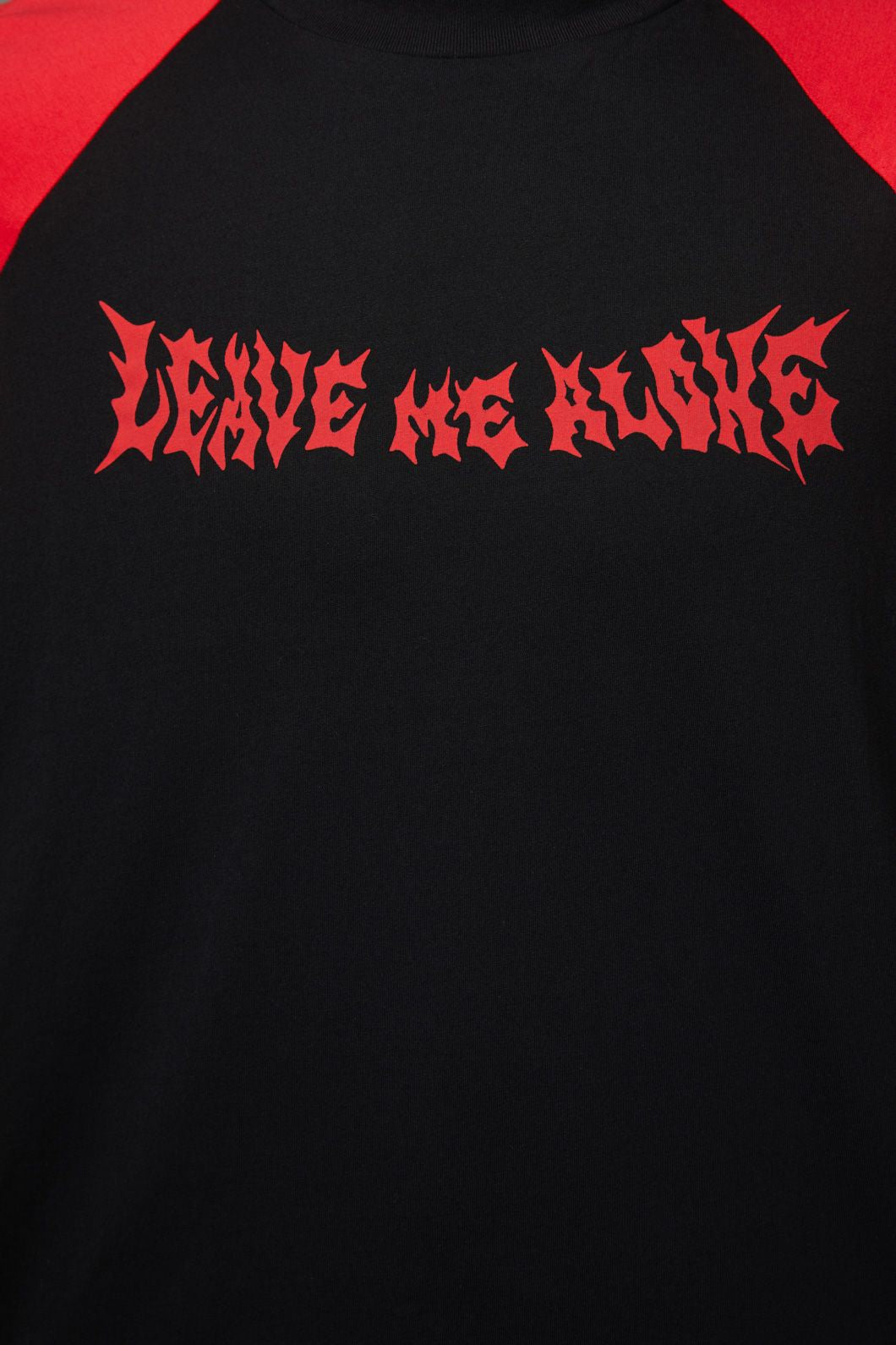 Dangerfield - Leave Me Alone Contrast Raglan Tee - black-red